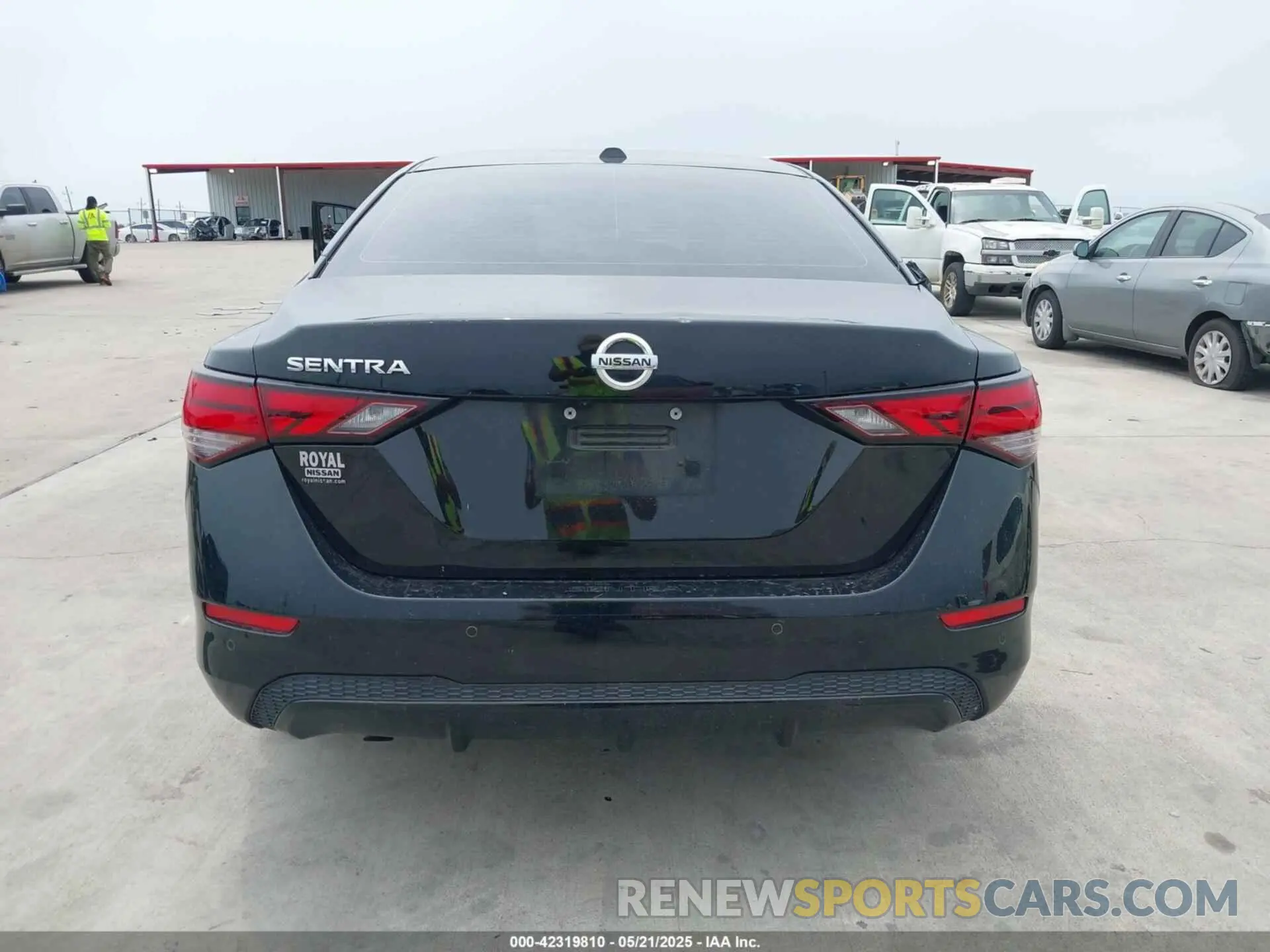 17 Photograph of a damaged car 3N1AB8CV5LY271394 NISSAN SENTRA 2020