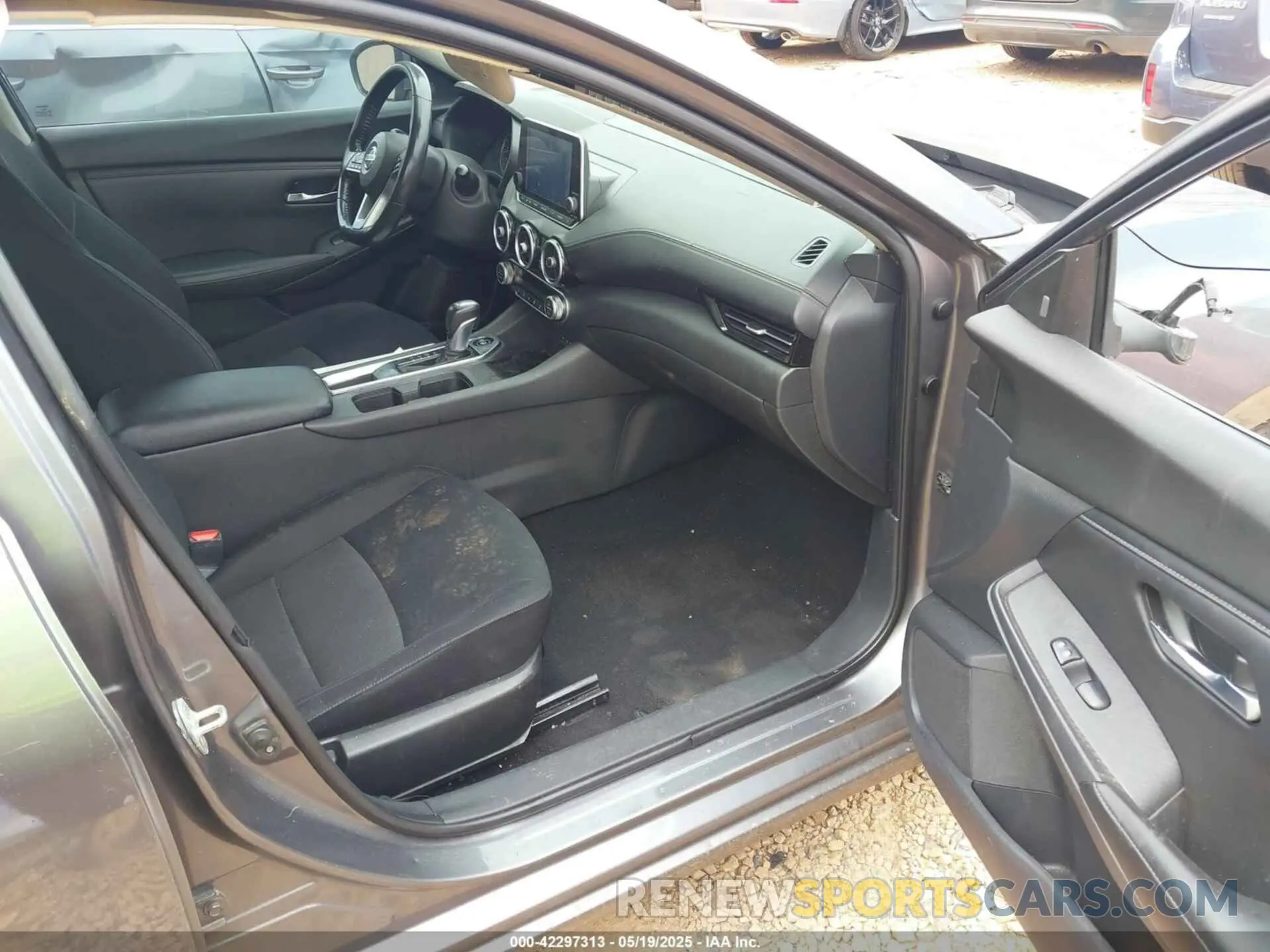 5 Photograph of a damaged car 3N1AB8CV6LY220664 NISSAN SENTRA 2020
