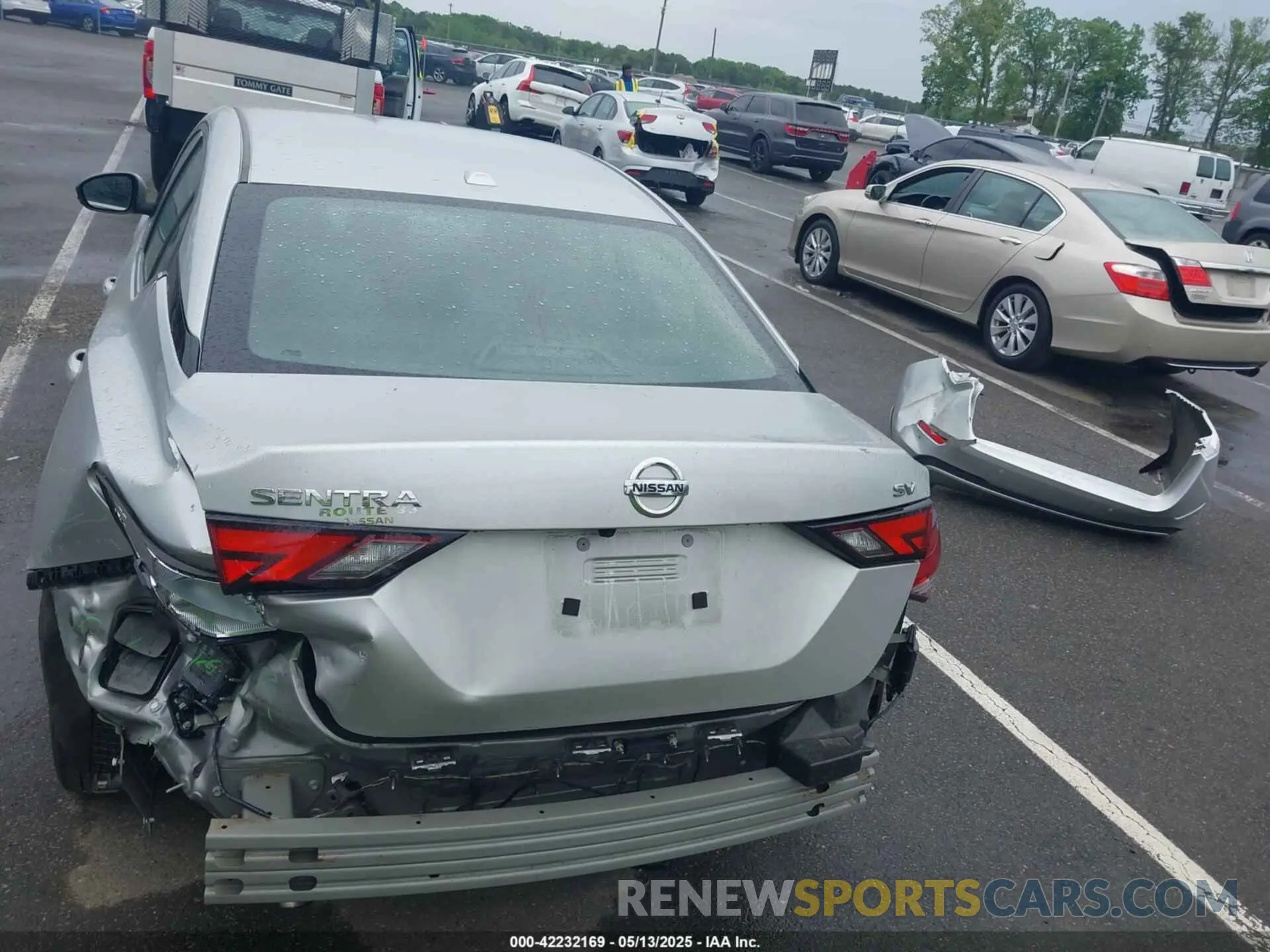 16 Photograph of a damaged car 3N1AB8CV9LY264805 NISSAN SENTRA 2020