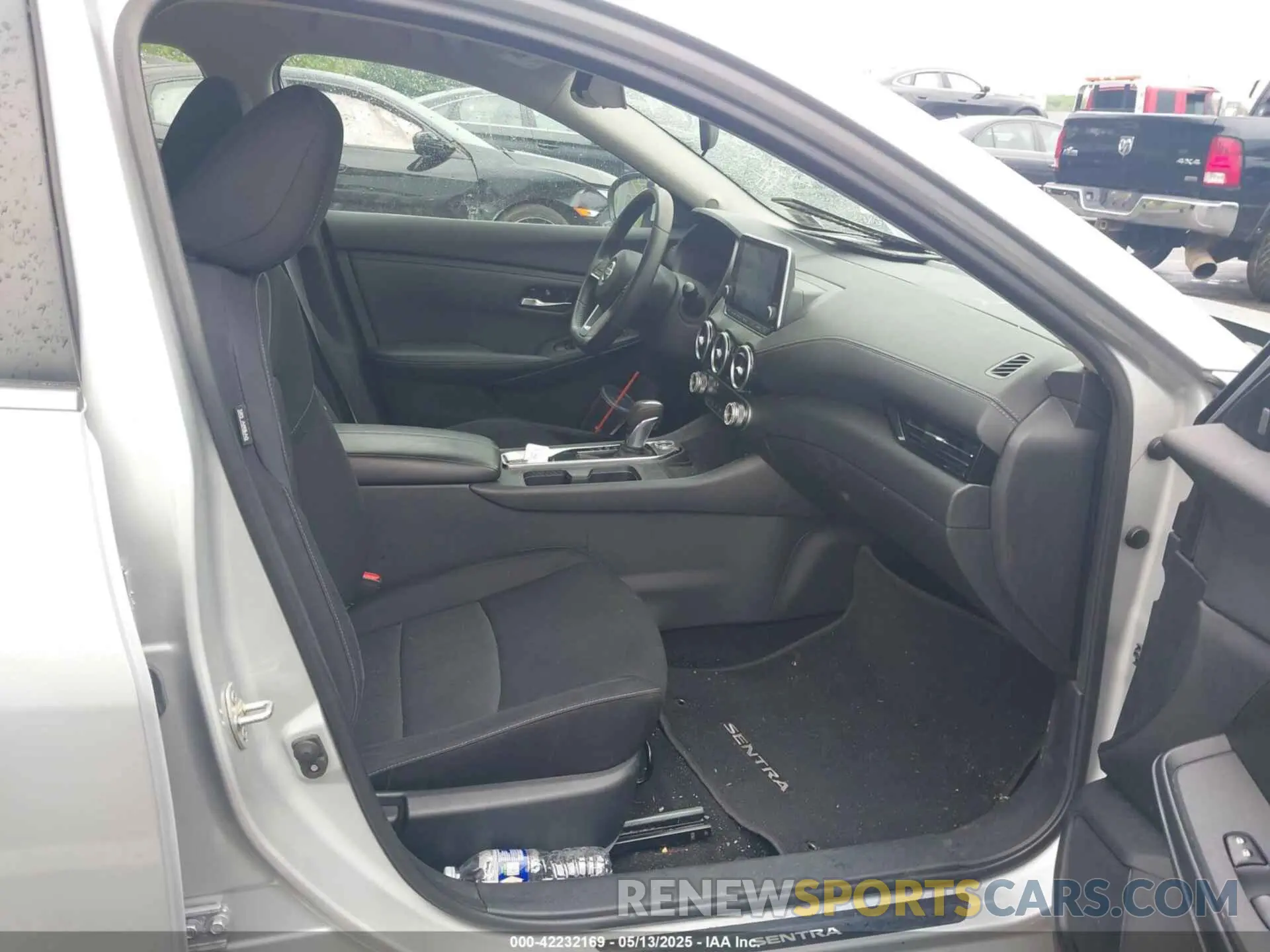 5 Photograph of a damaged car 3N1AB8CV9LY264805 NISSAN SENTRA 2020