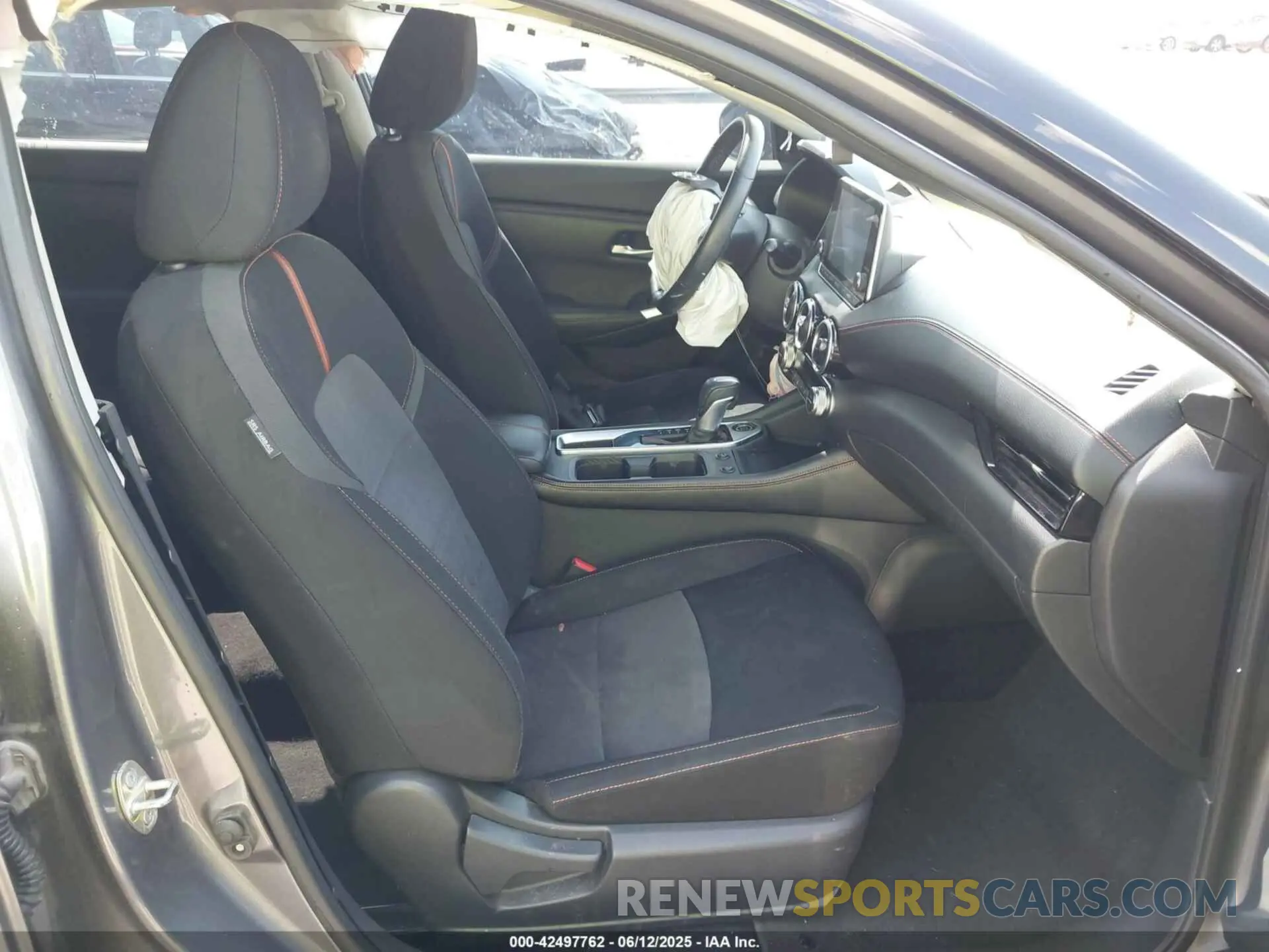 5 Photograph of a damaged car 3N1AB8DV0LY246885 NISSAN SENTRA 2020