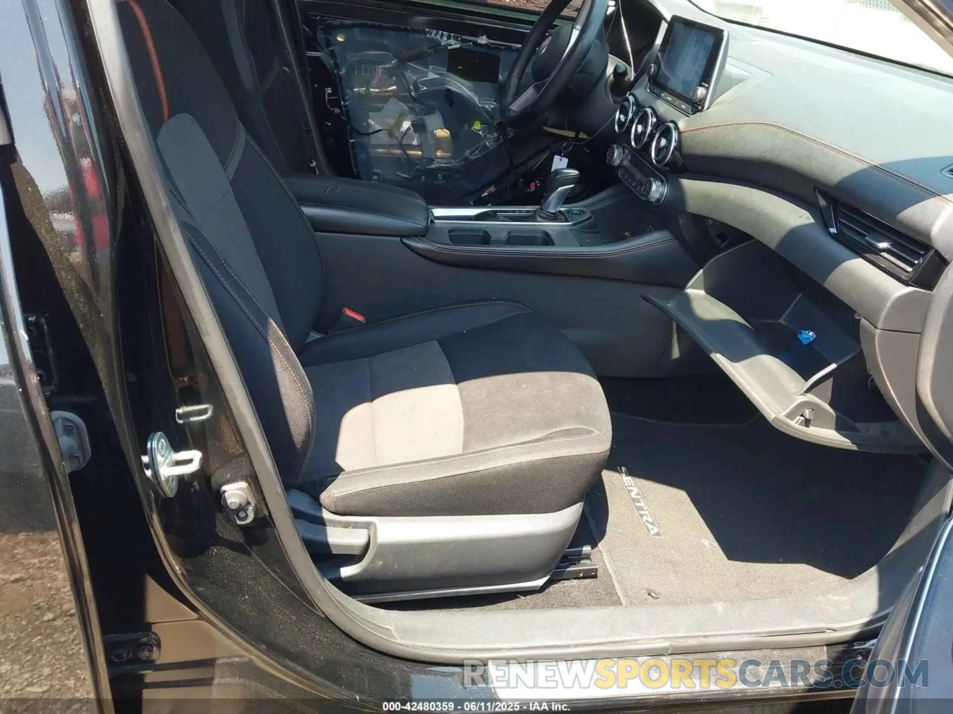 5 Photograph of a damaged car 3N1AB8DV8LY271887 NISSAN SENTRA 2020