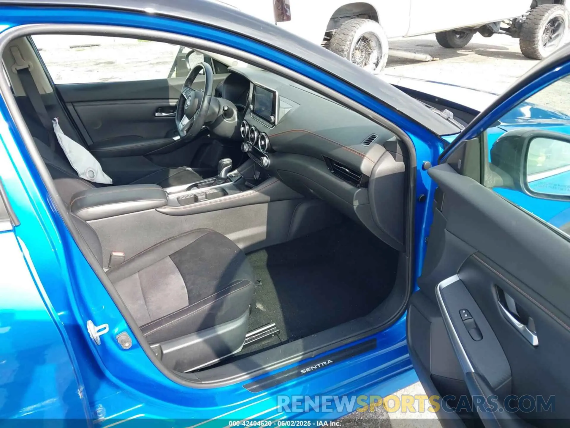 5 Photograph of a damaged car 3N1AB8DV6MY228313 NISSAN SENTRA 2021
