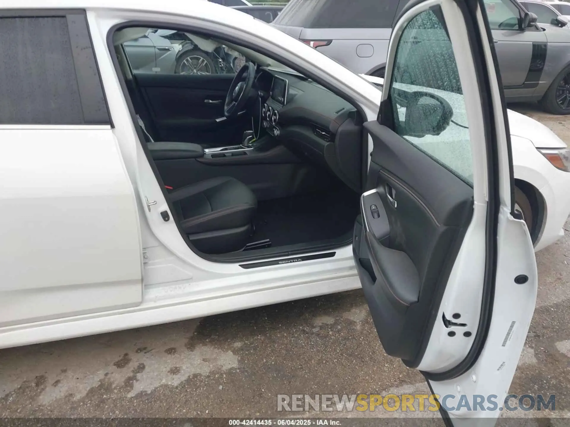 5 Photograph of a damaged car 3N1AB8DV8MY217510 NISSAN SENTRA 2021