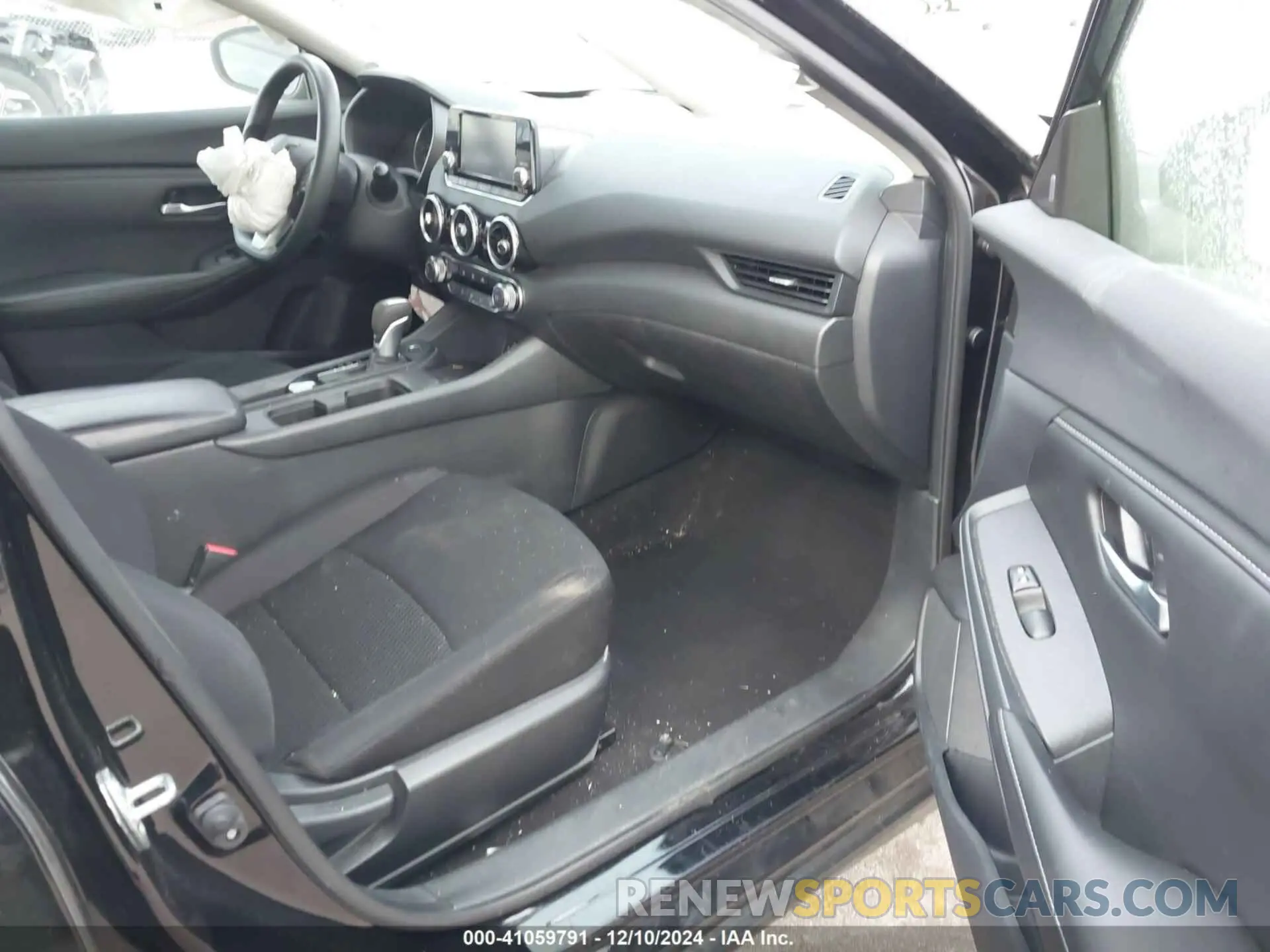 5 Photograph of a damaged car 3N1AB8BV4NY260228 NISSAN SENTRA 2022
