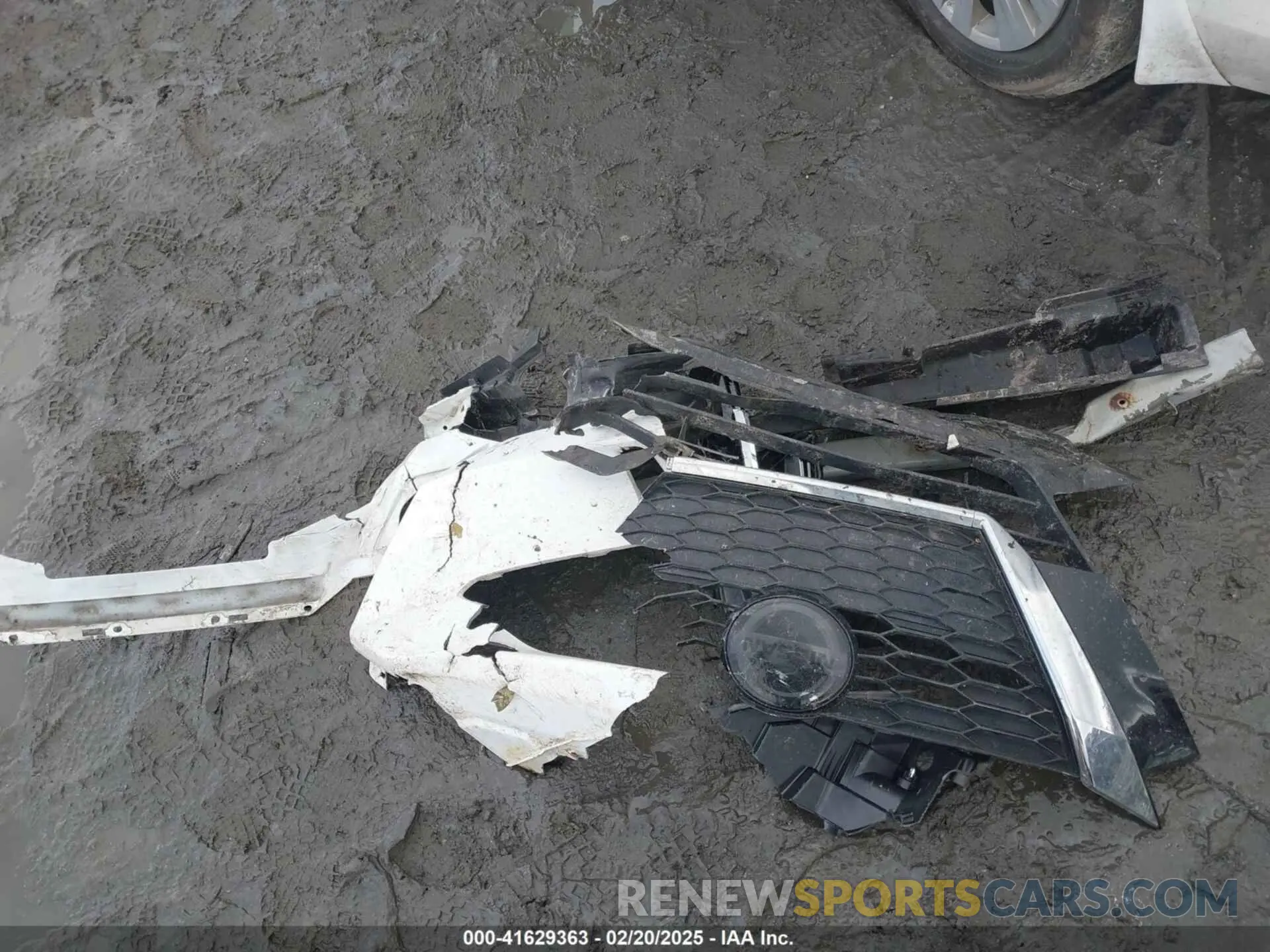 12 Photograph of a damaged car 3N1AB8BV5NY207912 NISSAN SENTRA 2022