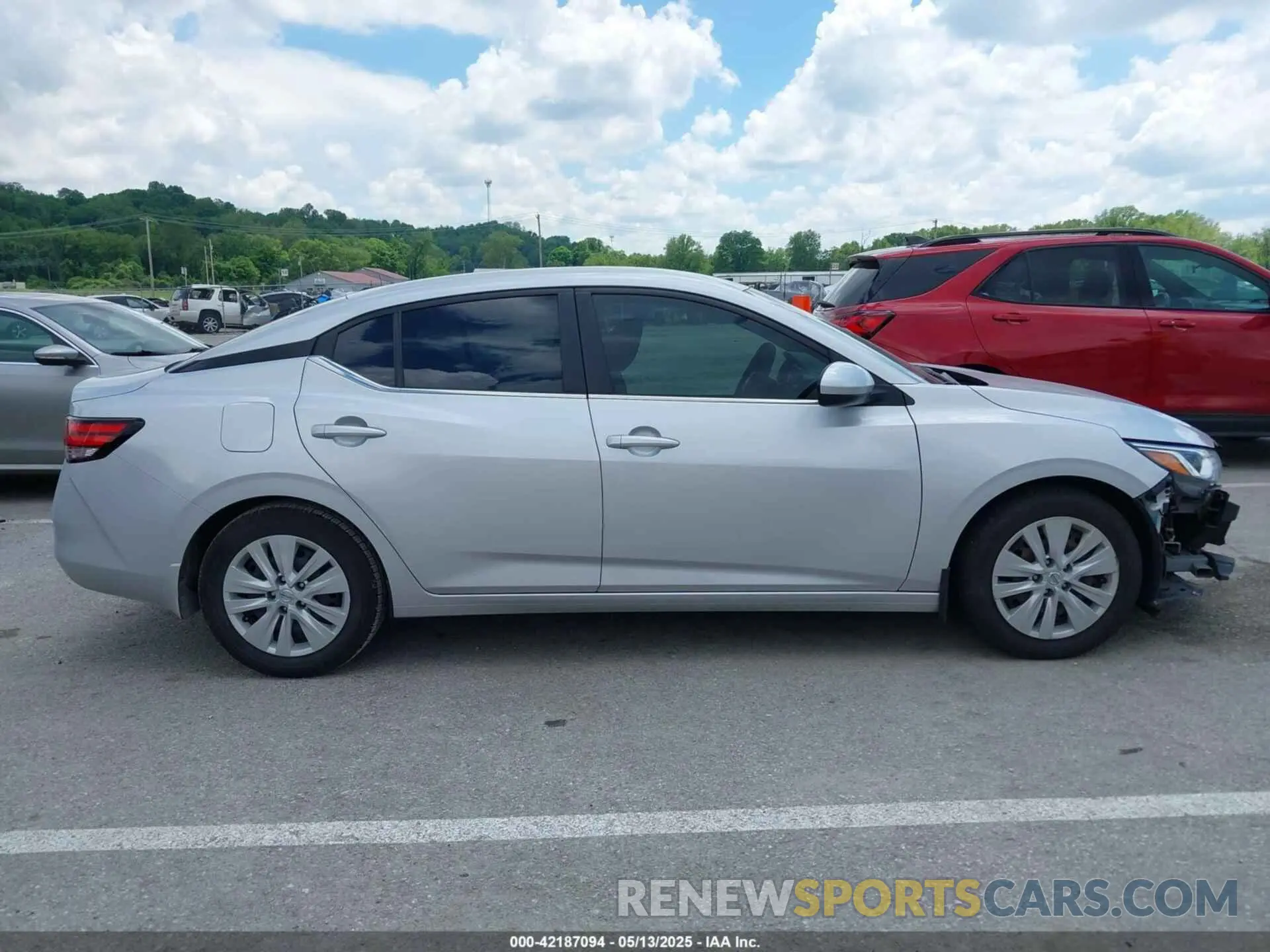14 Photograph of a damaged car 3N1AB8BV5NY229683 NISSAN SENTRA 2022