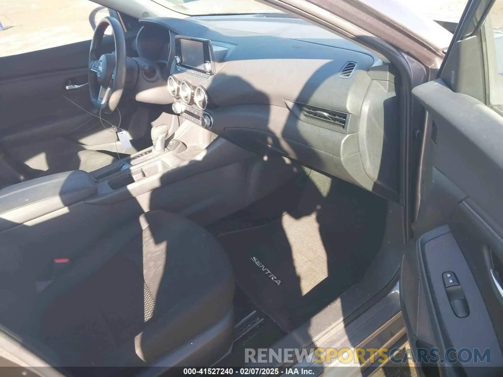 5 Photograph of a damaged car 3N1AB8BV7NY231435 NISSAN SENTRA 2022