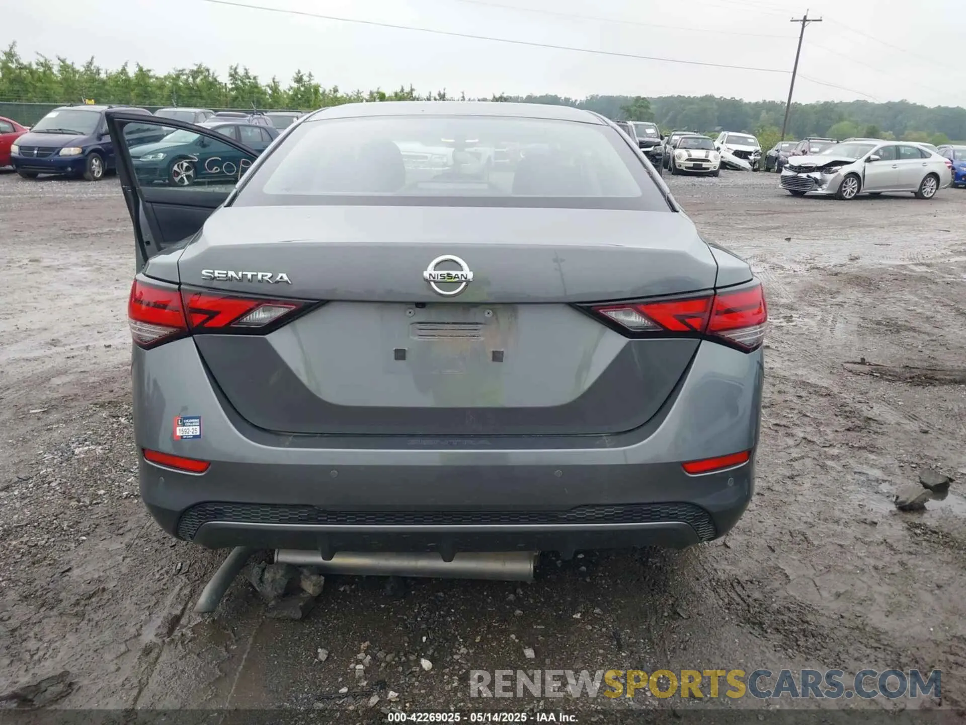 16 Photograph of a damaged car 3N1AB8BV9NY282547 NISSAN SENTRA 2022