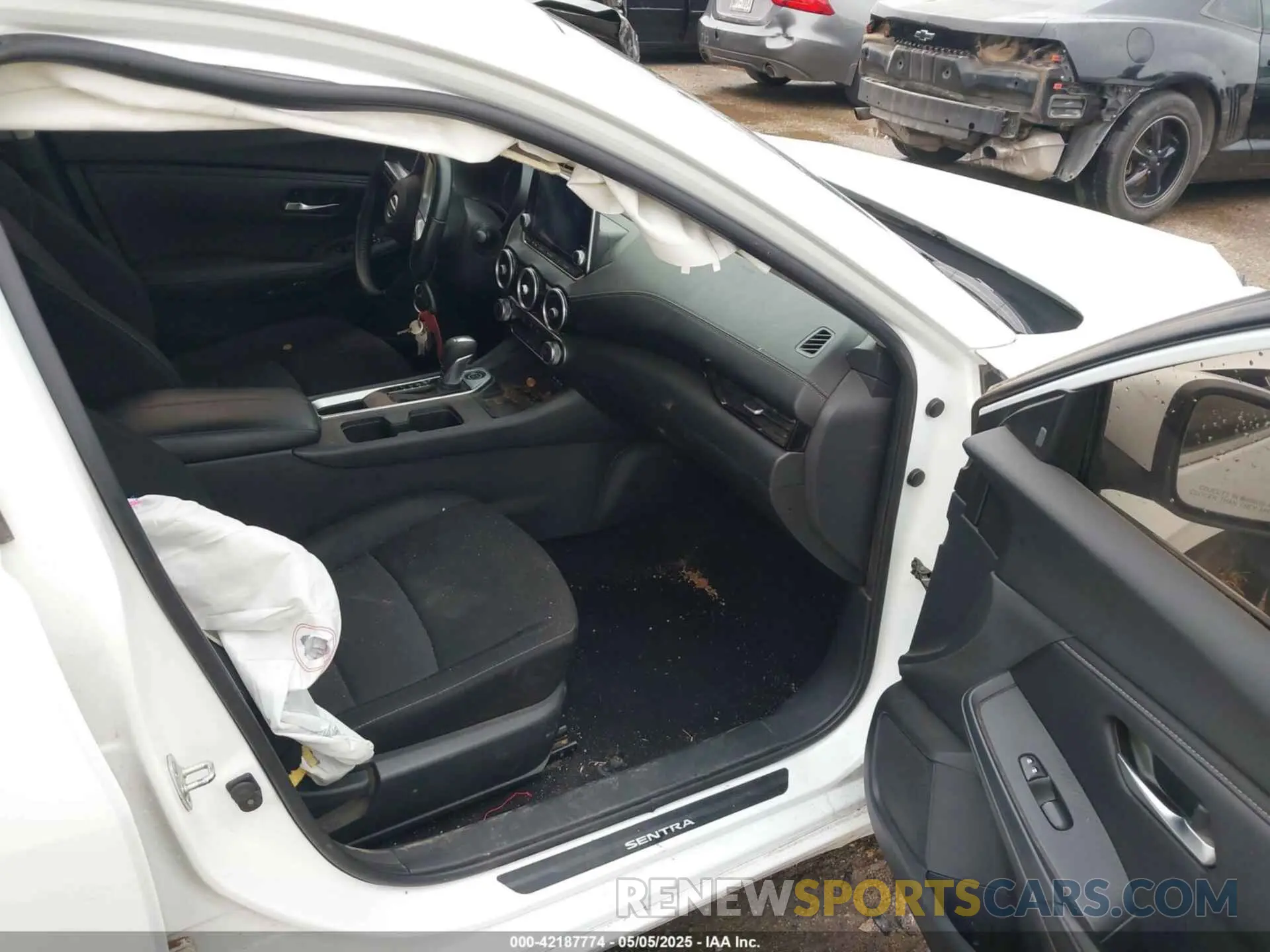 5 Photograph of a damaged car 3N1AB8CV0NY233123 NISSAN SENTRA 2022
