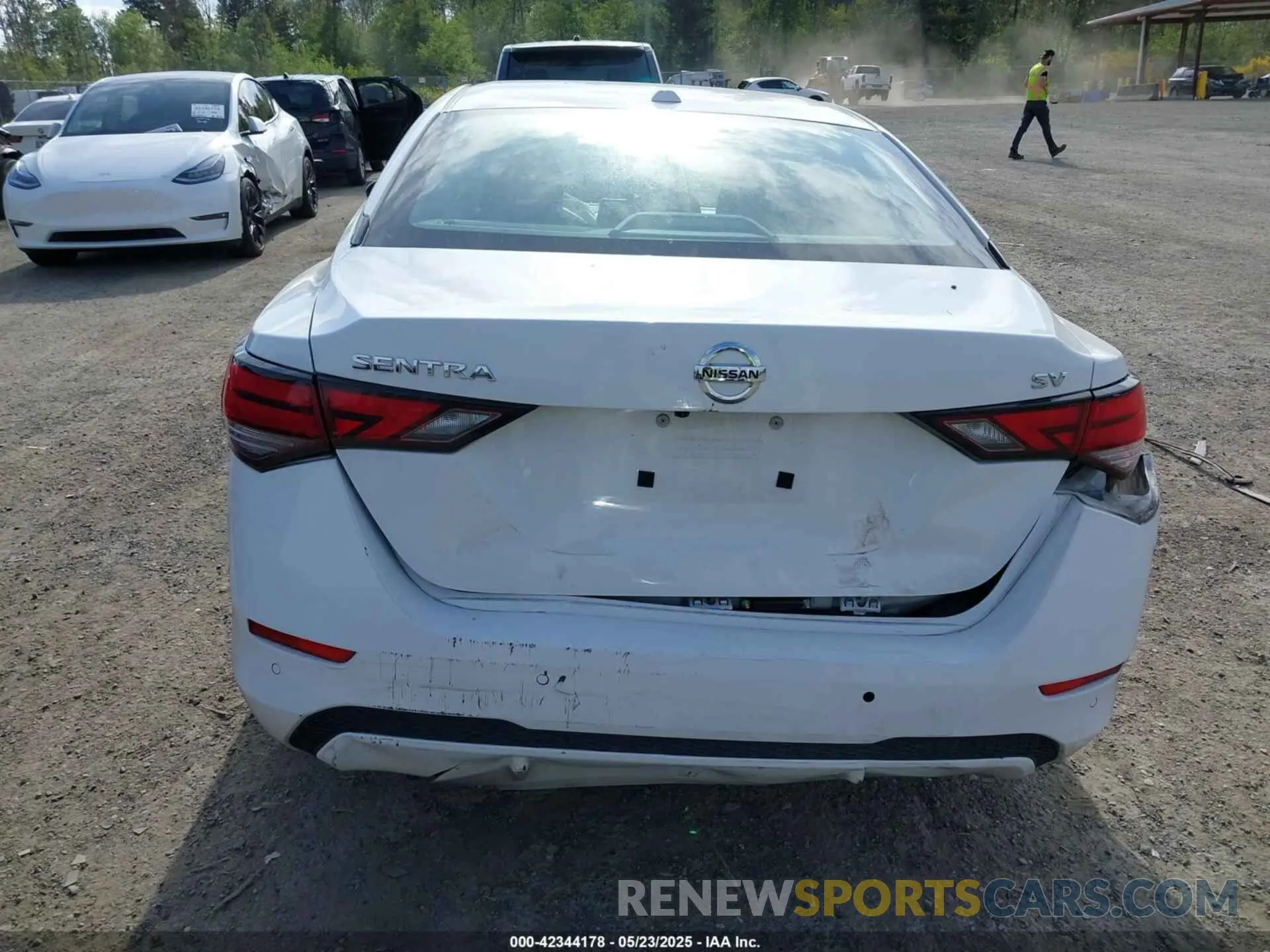 16 Photograph of a damaged car 3N1AB8CV1NY272528 NISSAN SENTRA 2022