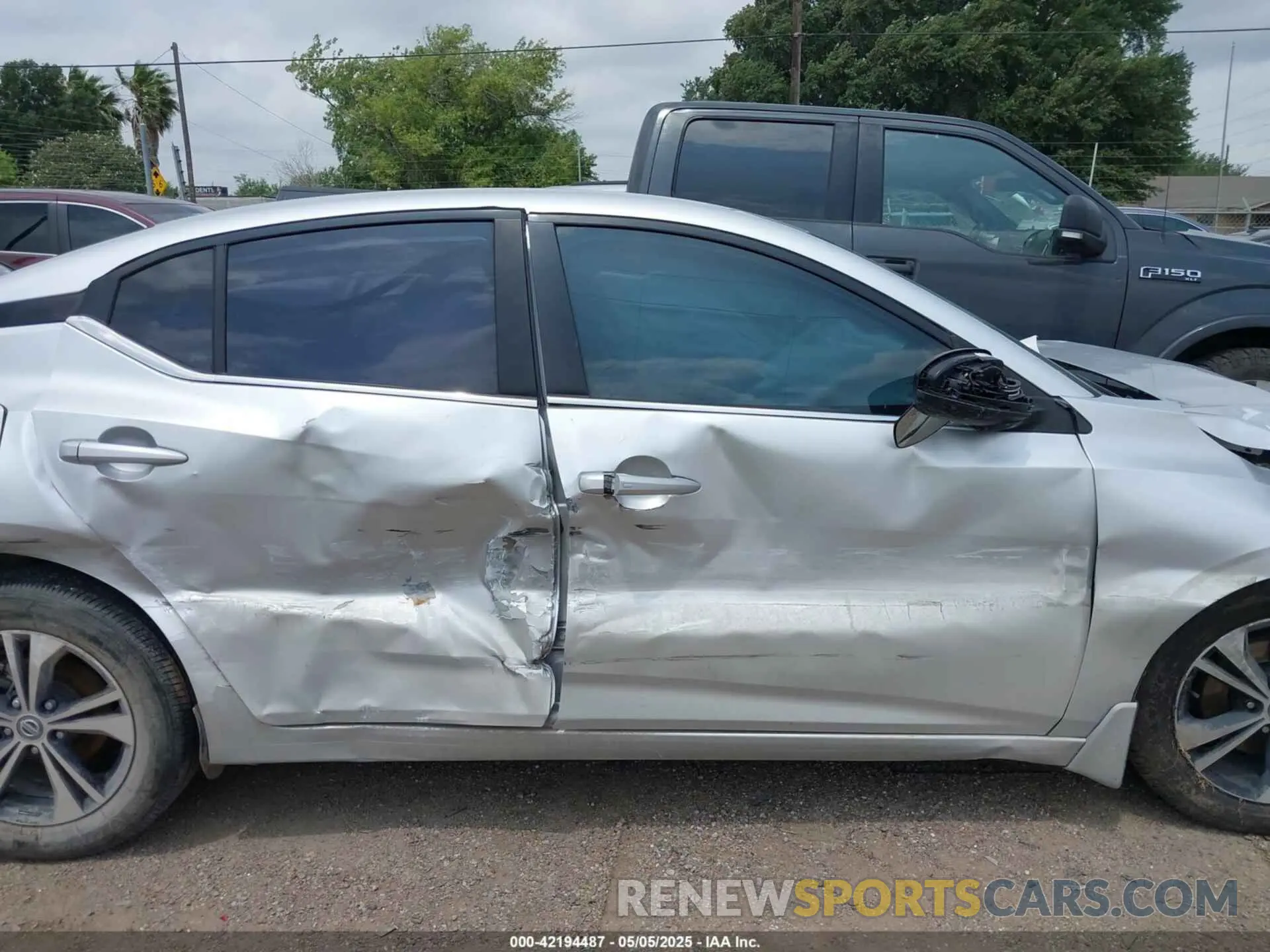 13 Photograph of a damaged car 3N1AB8CV3NY215330 NISSAN SENTRA 2022