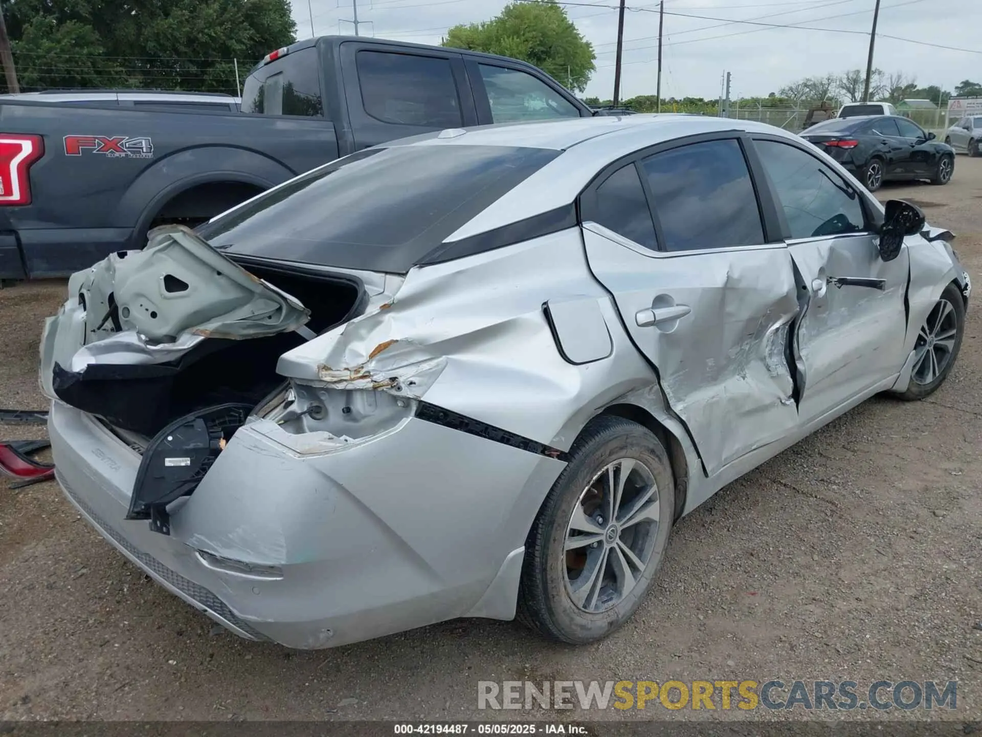 4 Photograph of a damaged car 3N1AB8CV3NY215330 NISSAN SENTRA 2022