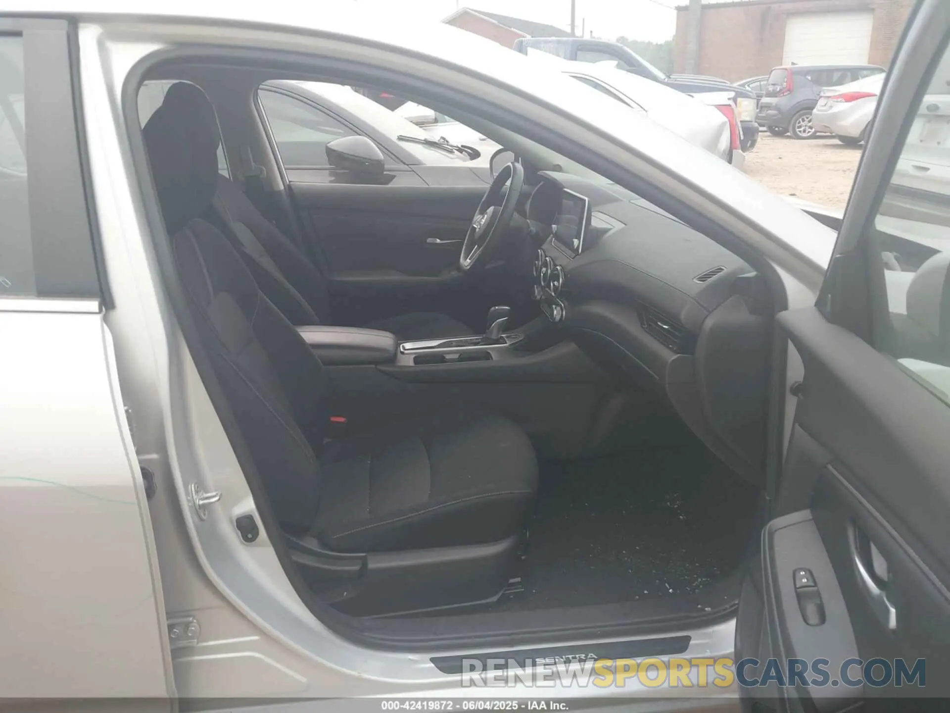 5 Photograph of a damaged car 3N1AB8CV4NY206684 NISSAN SENTRA 2022