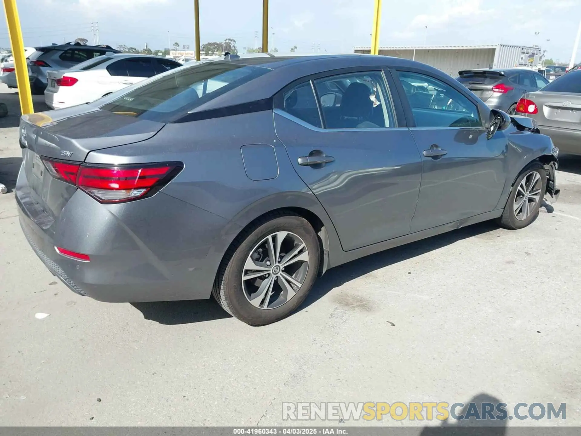 4 Photograph of a damaged car 3N1AB8CV5NY283337 NISSAN SENTRA 2022