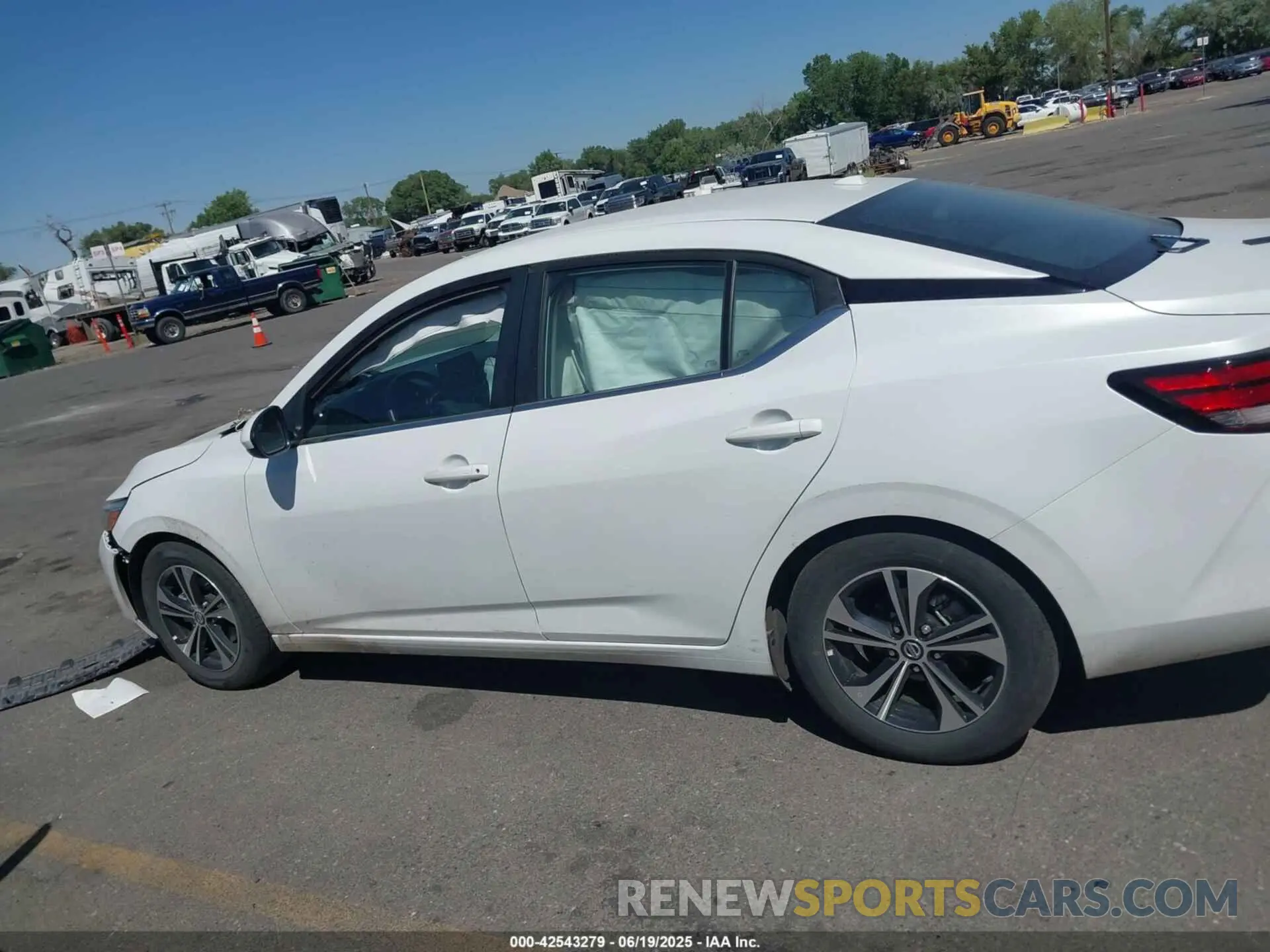 14 Photograph of a damaged car 3N1AB8CV6NY241582 NISSAN SENTRA 2022