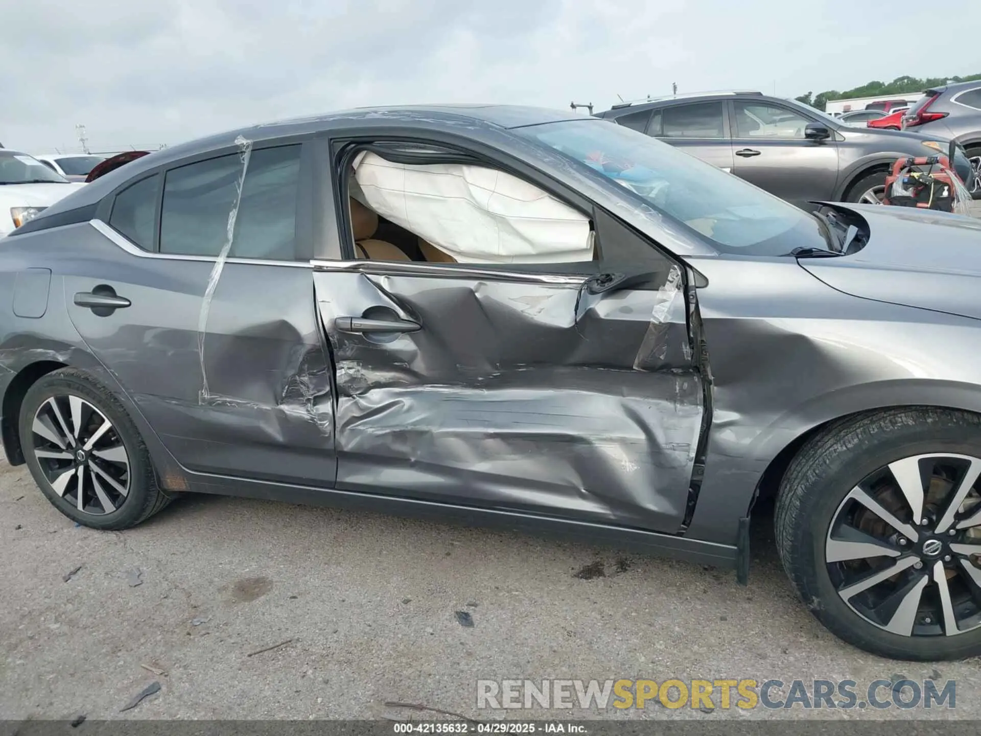 13 Photograph of a damaged car 3N1AB8CV8NY221186 NISSAN SENTRA 2022