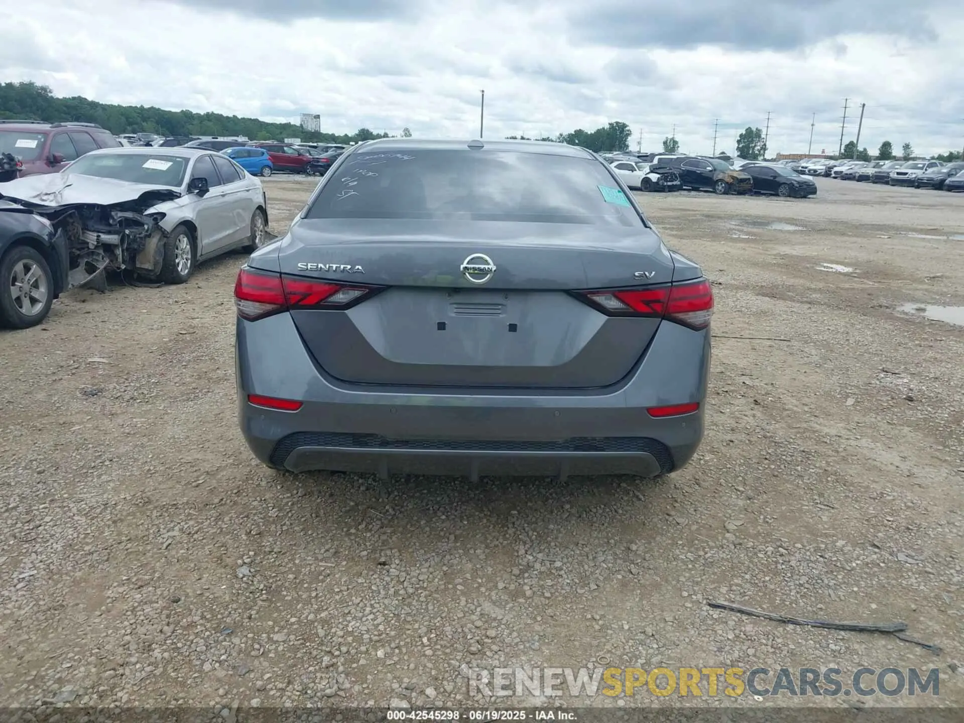 16 Photograph of a damaged car 3N1AB8CV8NY254852 NISSAN SENTRA 2022