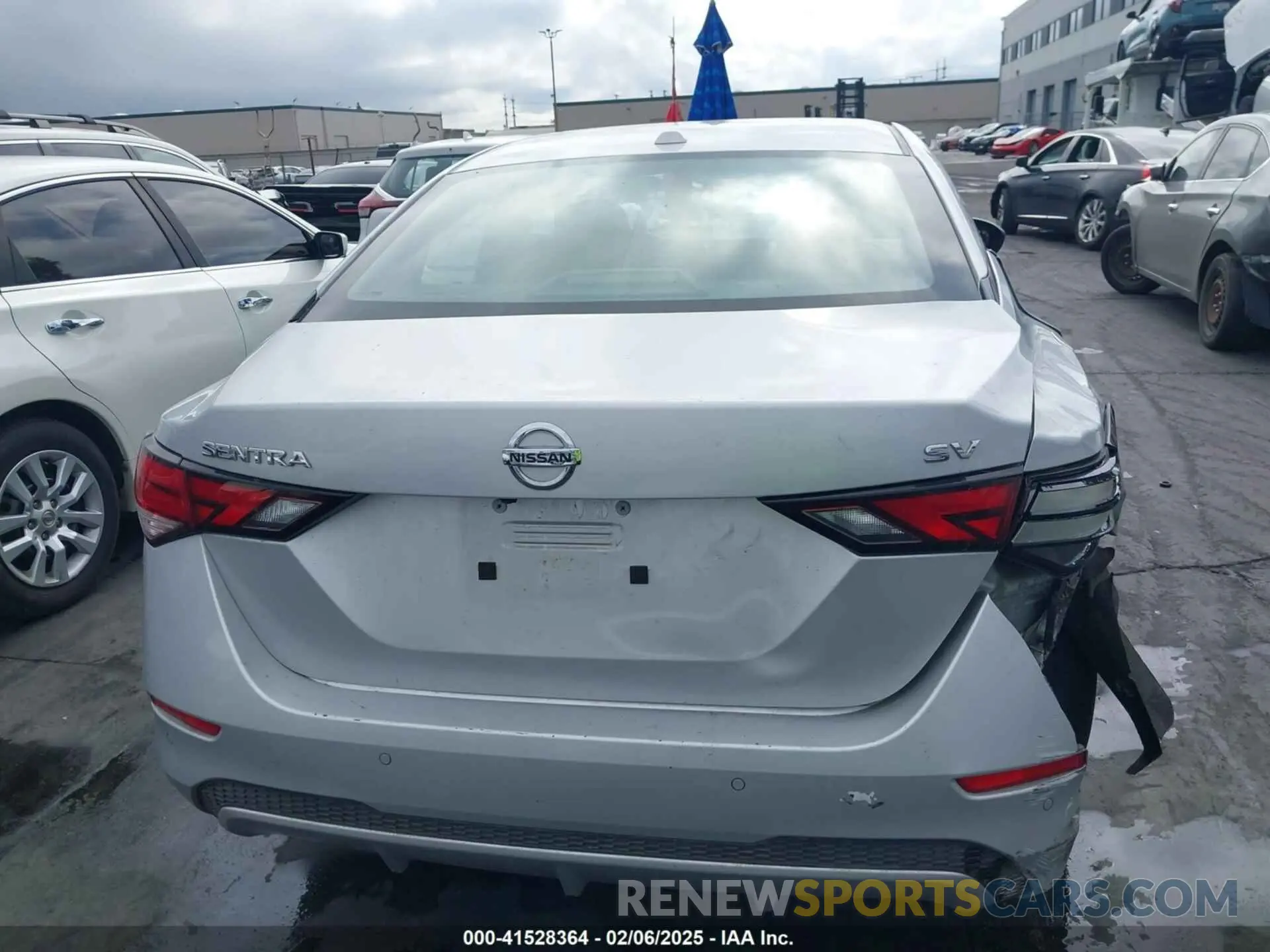 17 Photograph of a damaged car 3N1AB8CV8NY255550 NISSAN SENTRA 2022