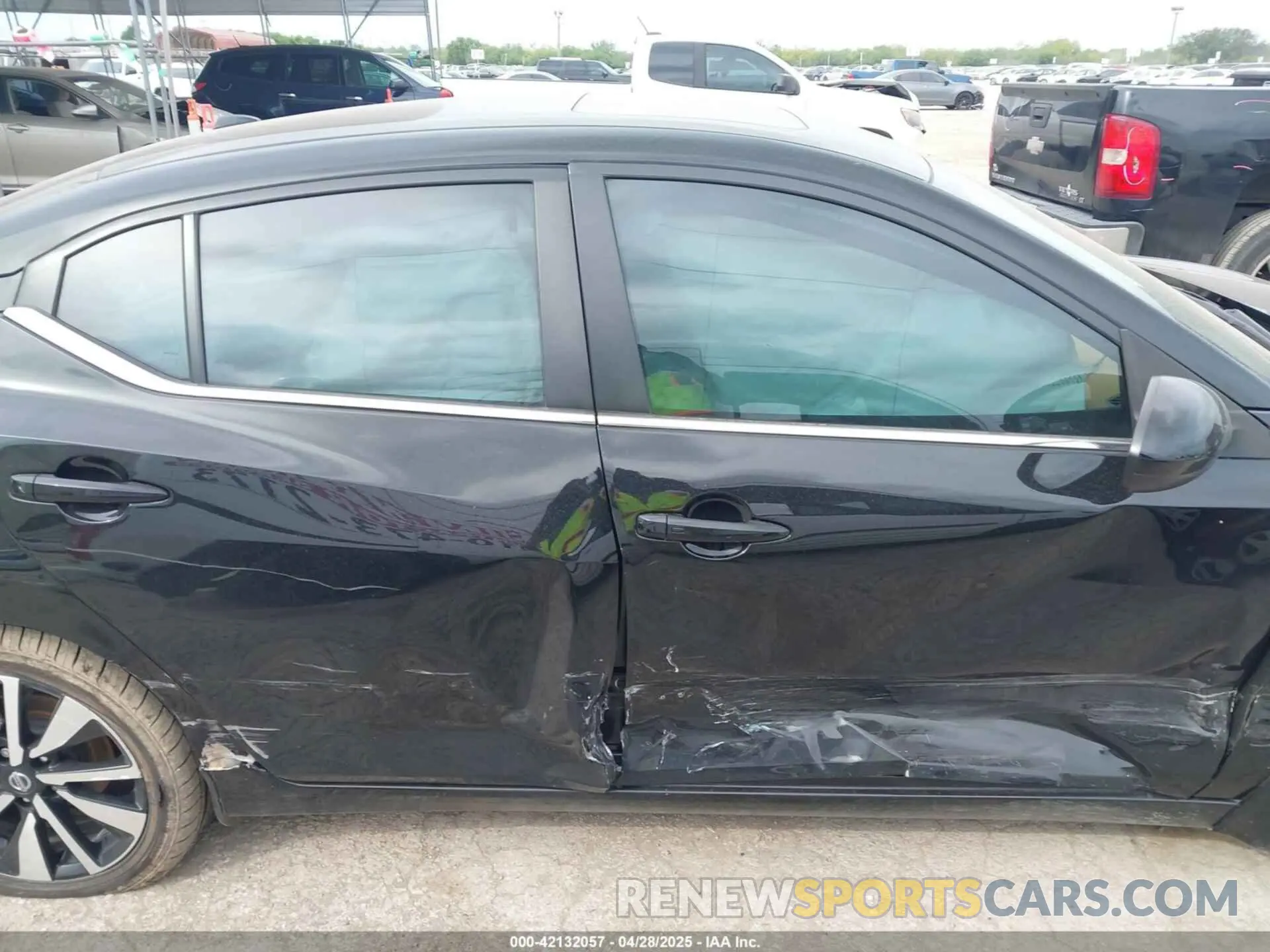 13 Photograph of a damaged car 3N1AB8CV8NY279623 NISSAN SENTRA 2022