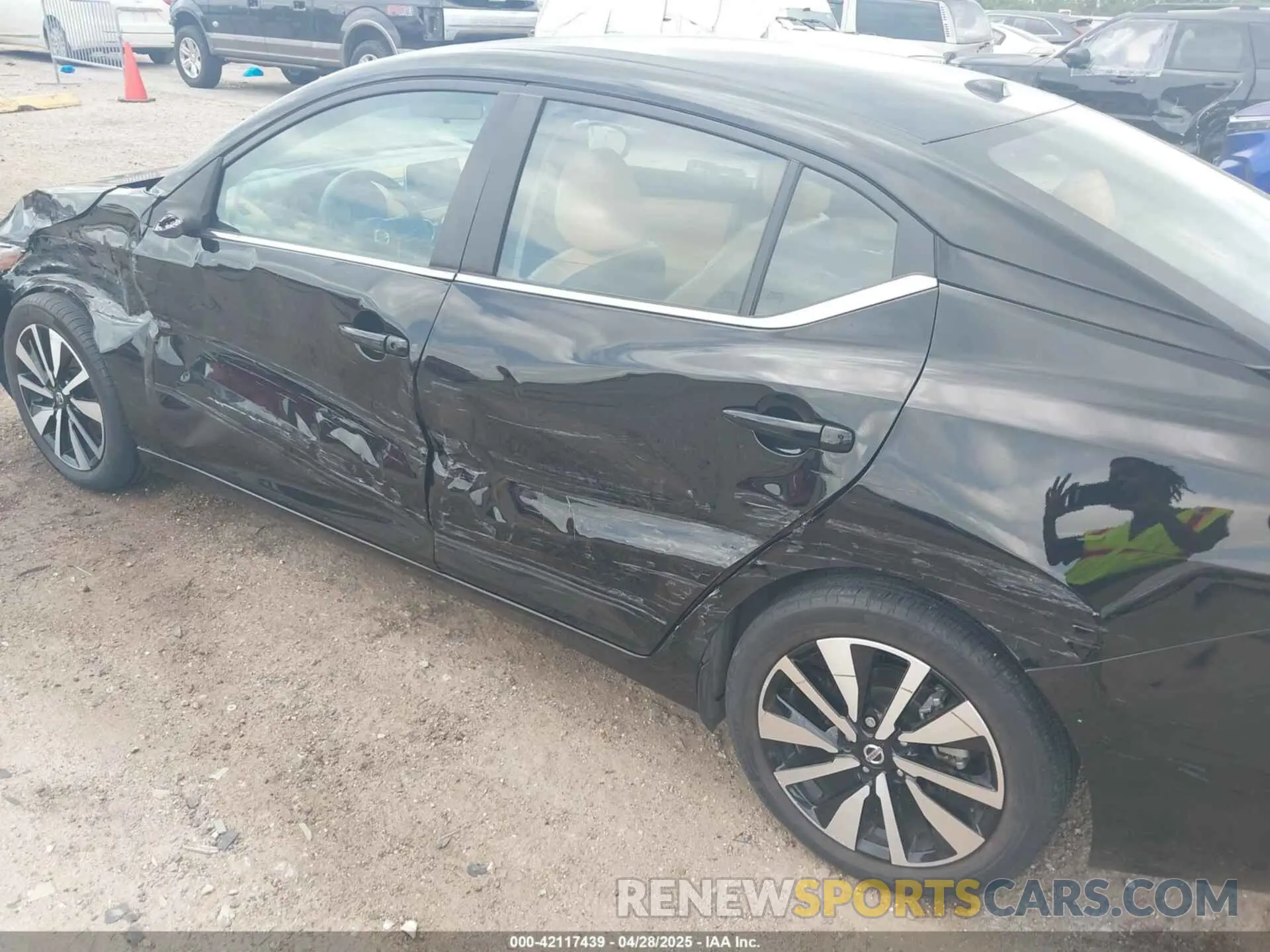 17 Photograph of a damaged car 3N1AB8CV9NY313875 NISSAN SENTRA 2022