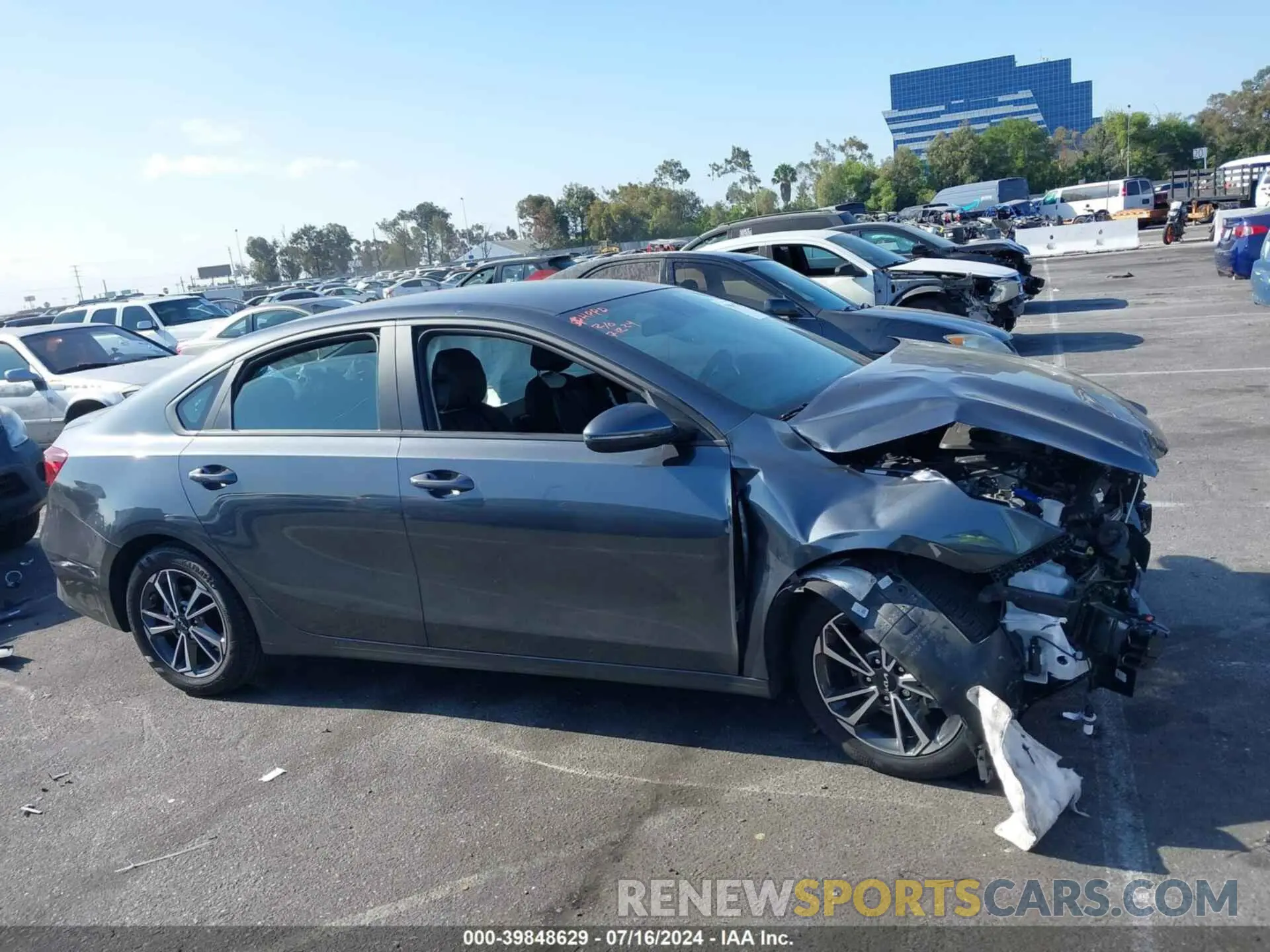 14 Photograph of a damaged car 3N1AB8DV5NY304203 NISSAN SENTRA 2022