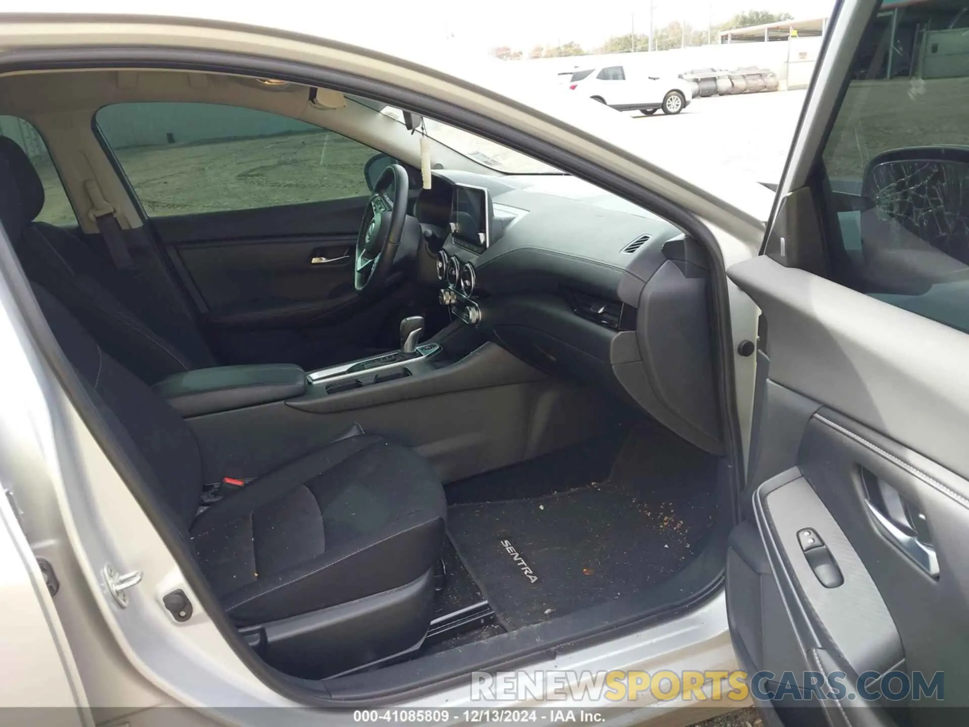 5 Photograph of a damaged car 3N1AB8CV1PY253884 NISSAN SENTRA 2023