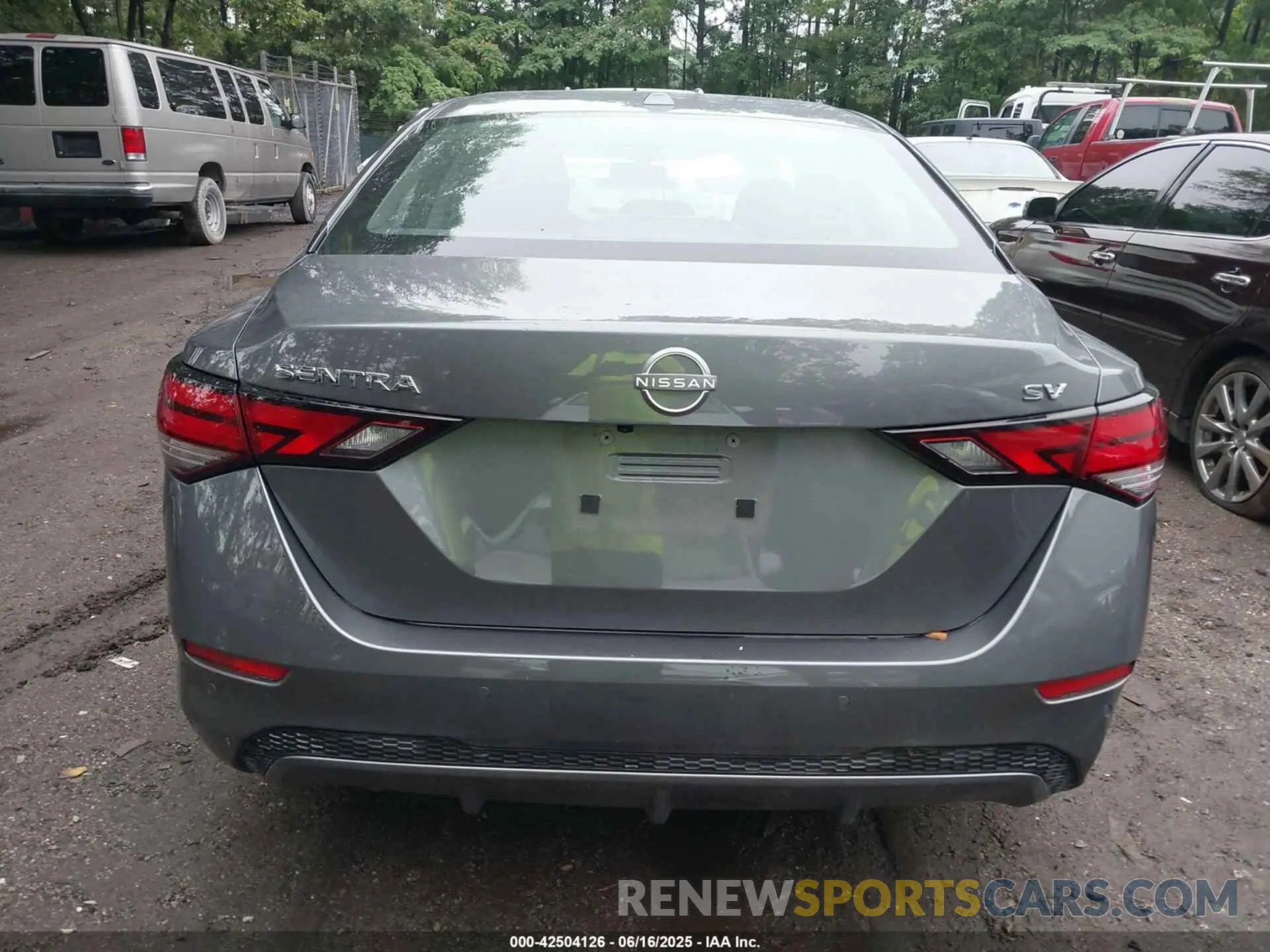 16 Photograph of a damaged car 3N1AB8CV2RY332015 NISSAN SENTRA 2024