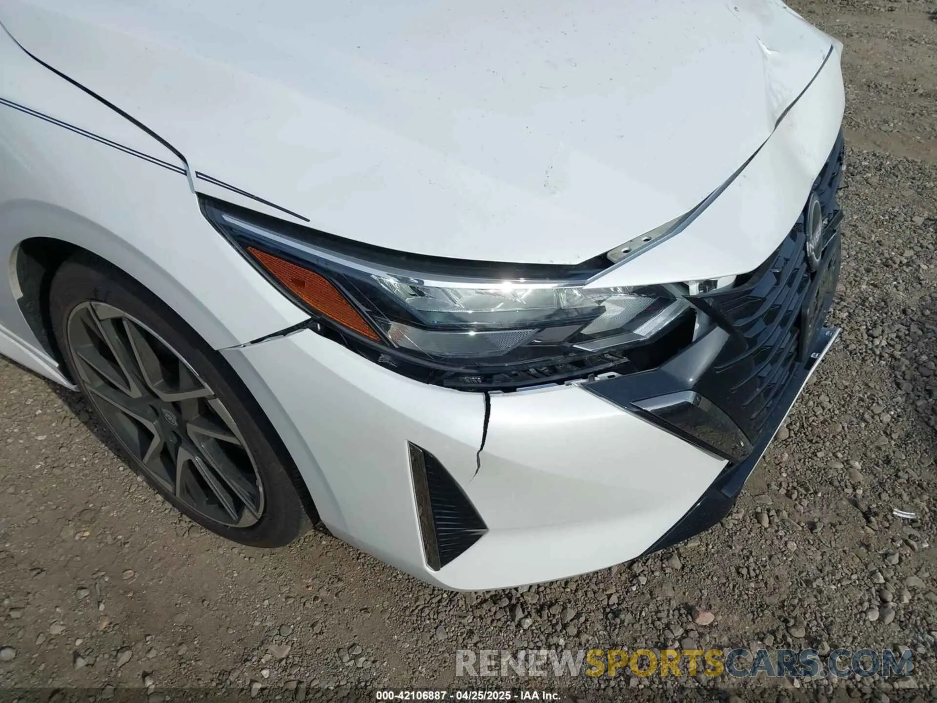 18 Photograph of a damaged car 3N1AB8DV9RY354172 NISSAN SENTRA 2024
