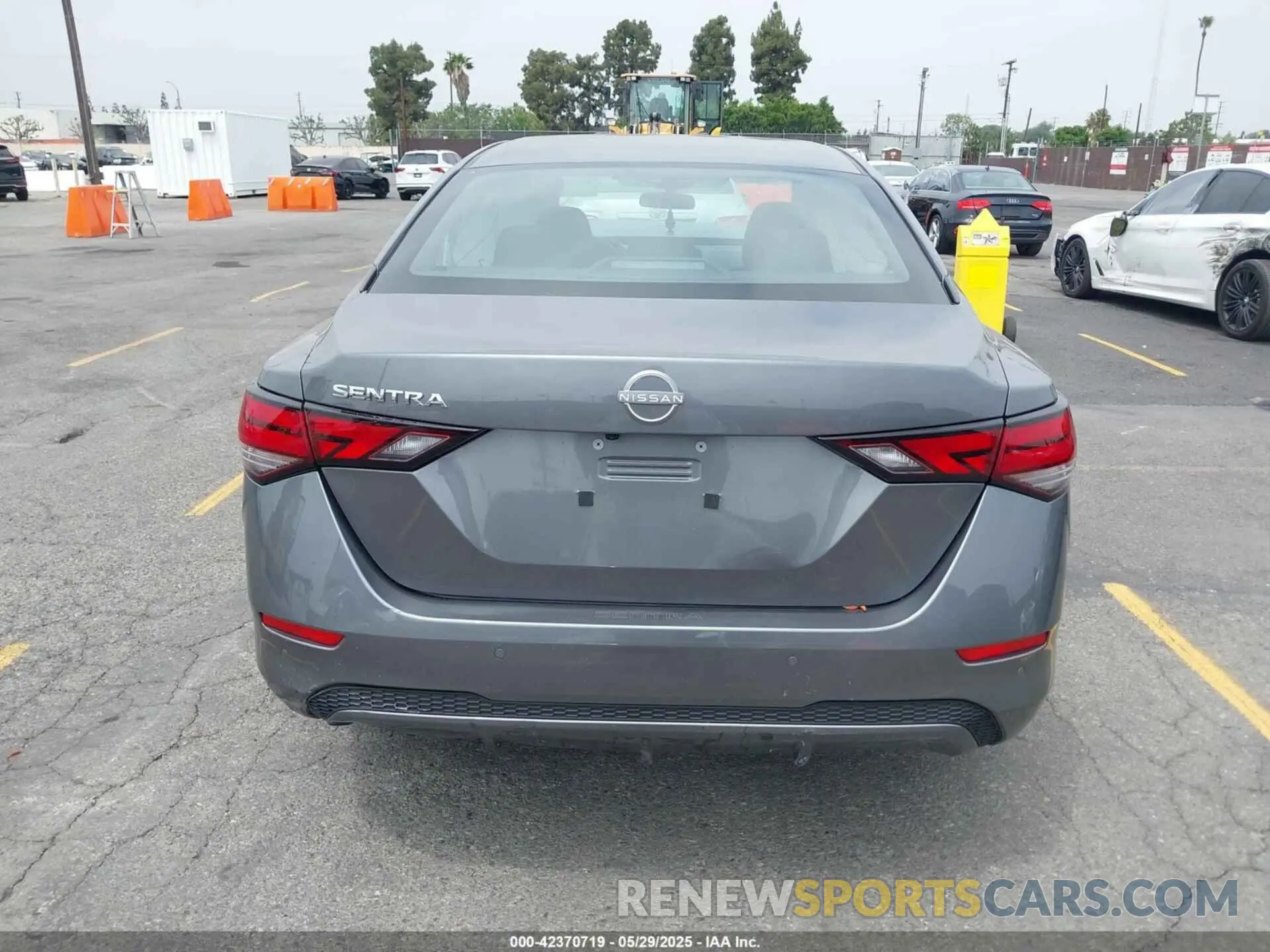 16 Photograph of a damaged car 3N1AB8BV6SY308789 NISSAN SENTRA 2025
