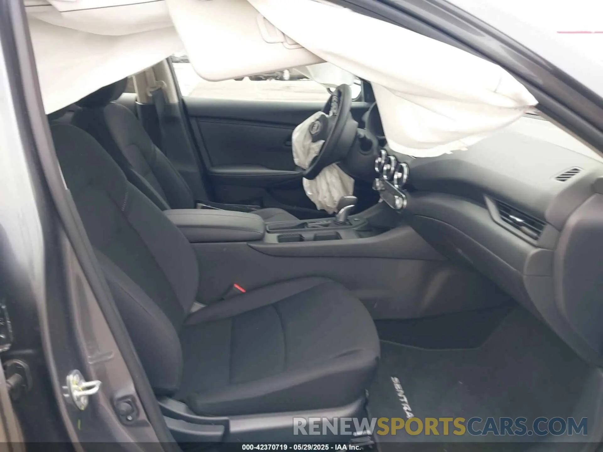 5 Photograph of a damaged car 3N1AB8BV6SY308789 NISSAN SENTRA 2025