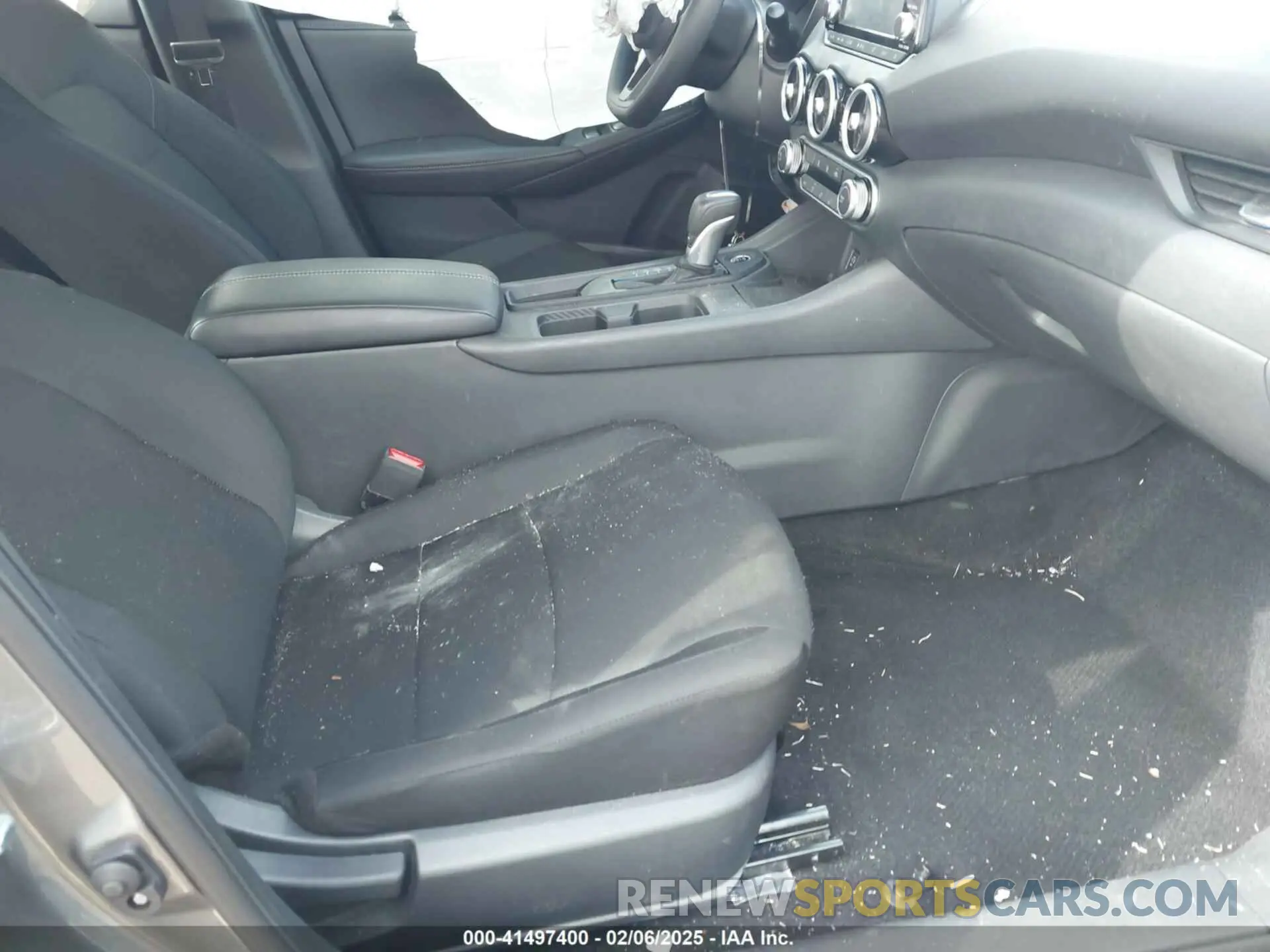 5 Photograph of a damaged car 3N1AB8BV8SY207303 NISSAN SENTRA 2025