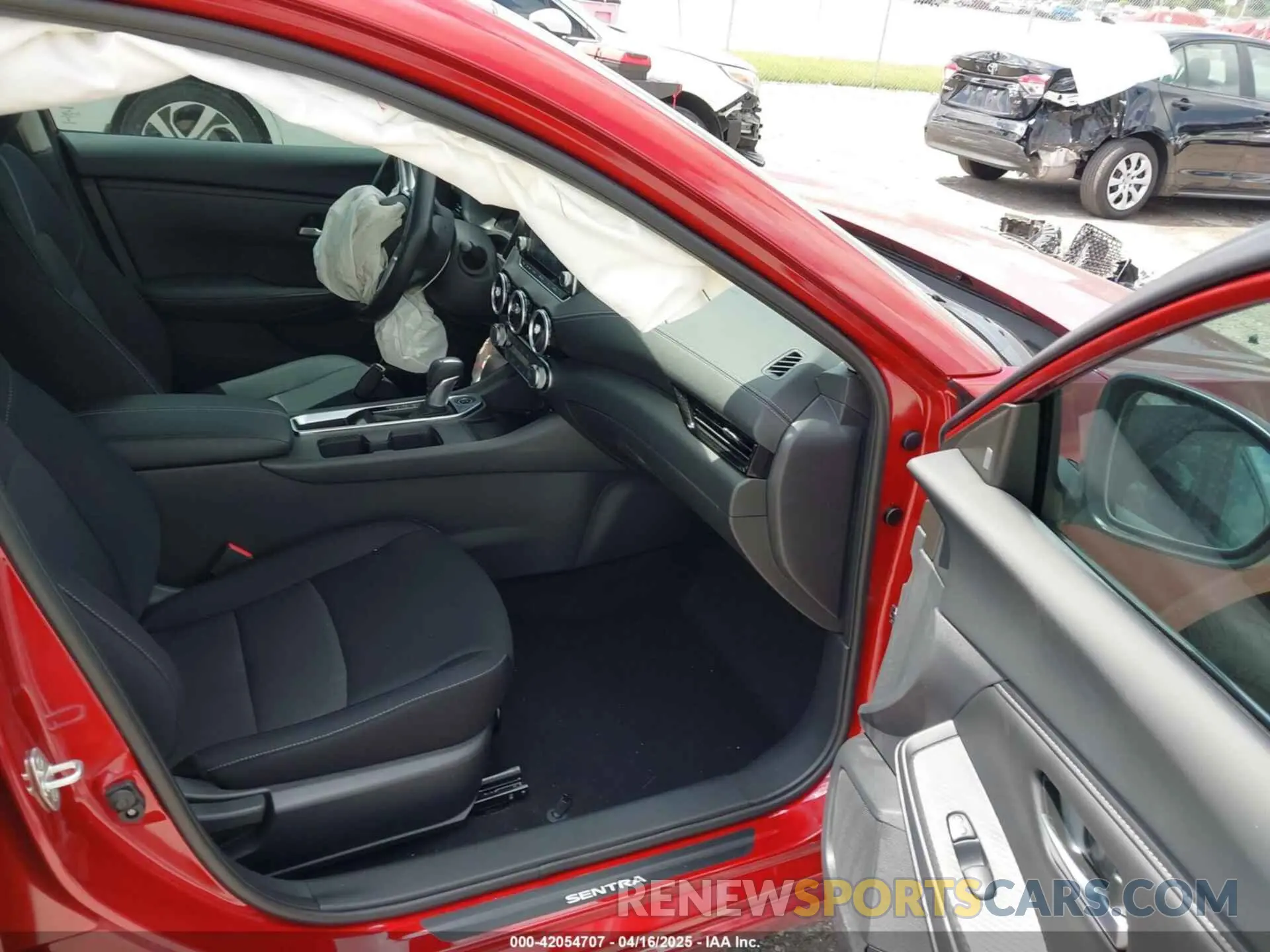 5 Photograph of a damaged car 3N1AB8CV4SY225361 NISSAN SENTRA 2025