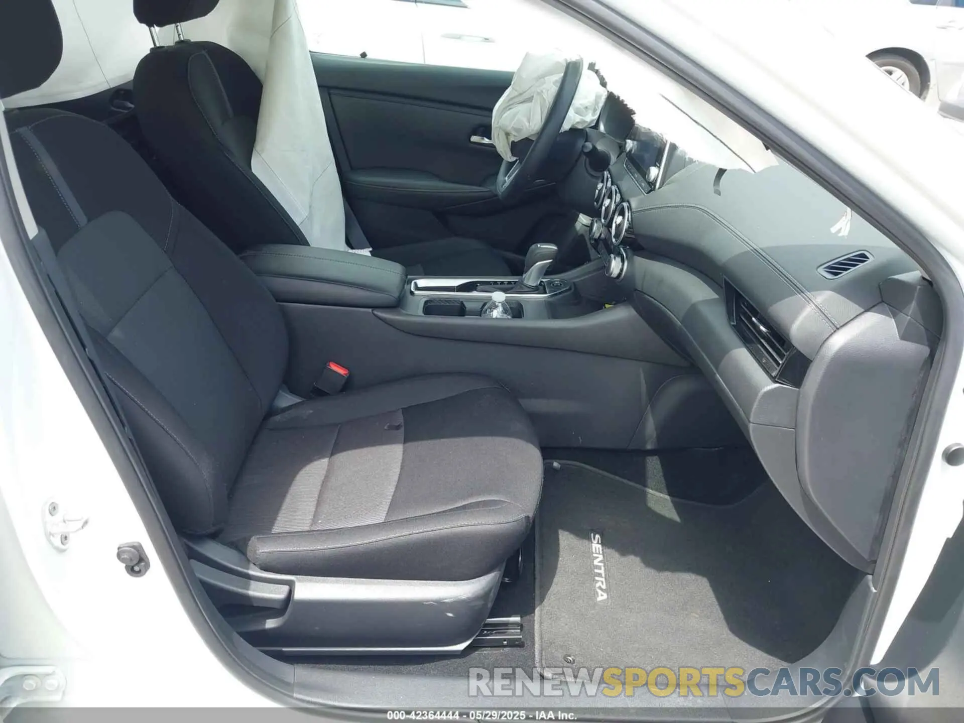 5 Photograph of a damaged car 3N1AB8CV7SY208781 NISSAN SENTRA 2025