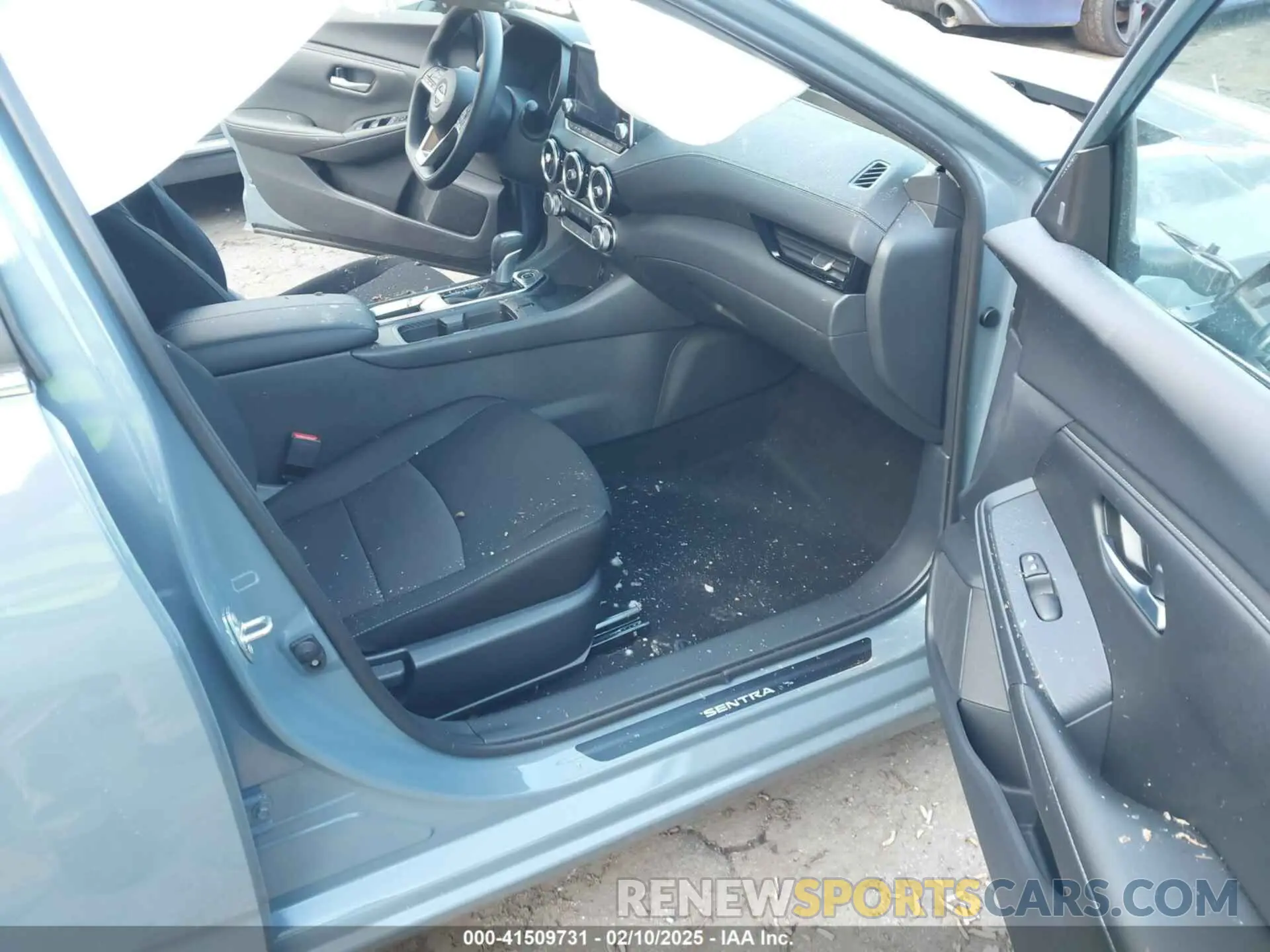 5 Photograph of a damaged car 3N1AB8CV9SY228854 NISSAN SENTRA 2025