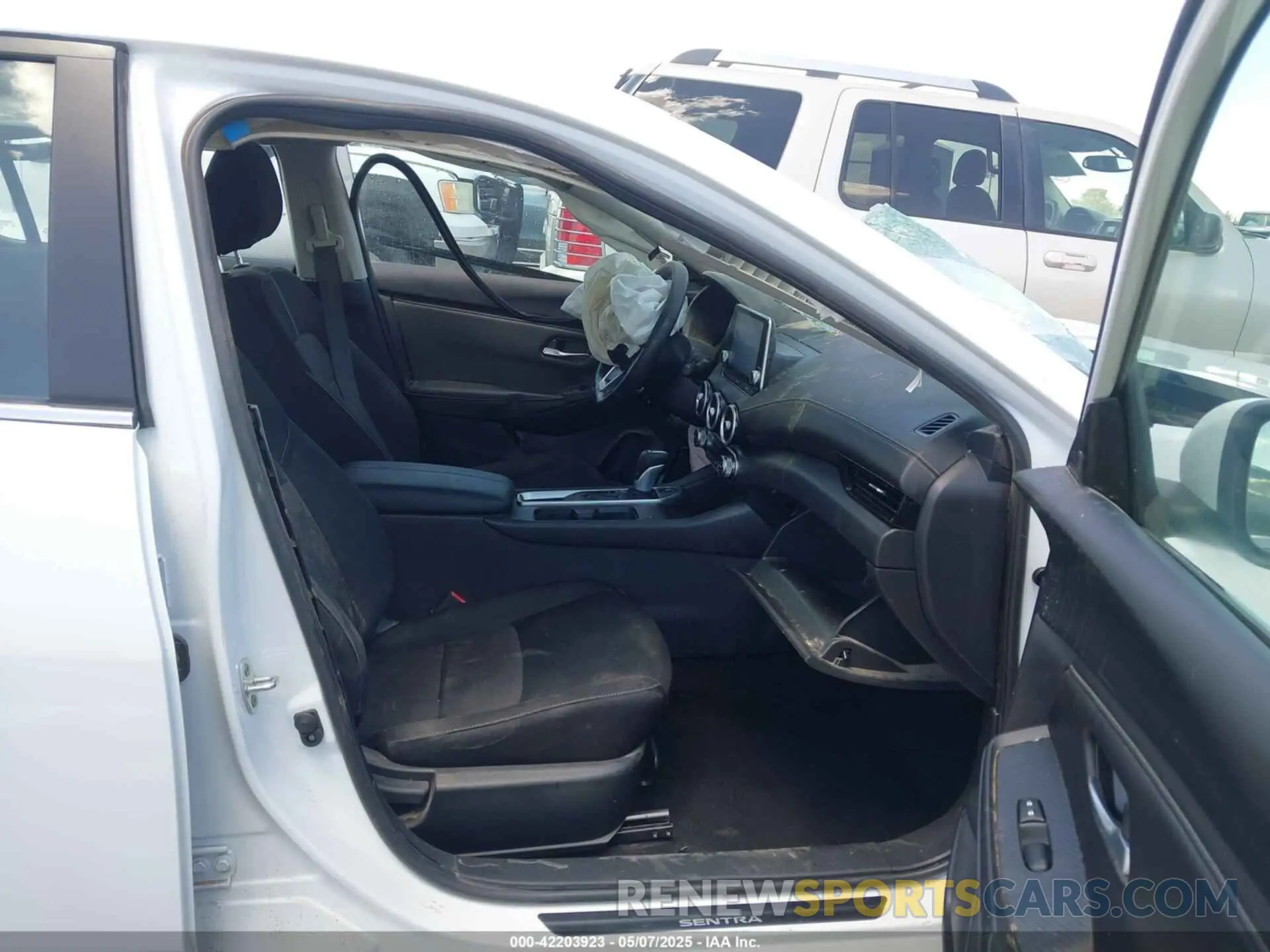 5 Photograph of a damaged car 3N1AB8CV9SY255777 NISSAN SENTRA 2025