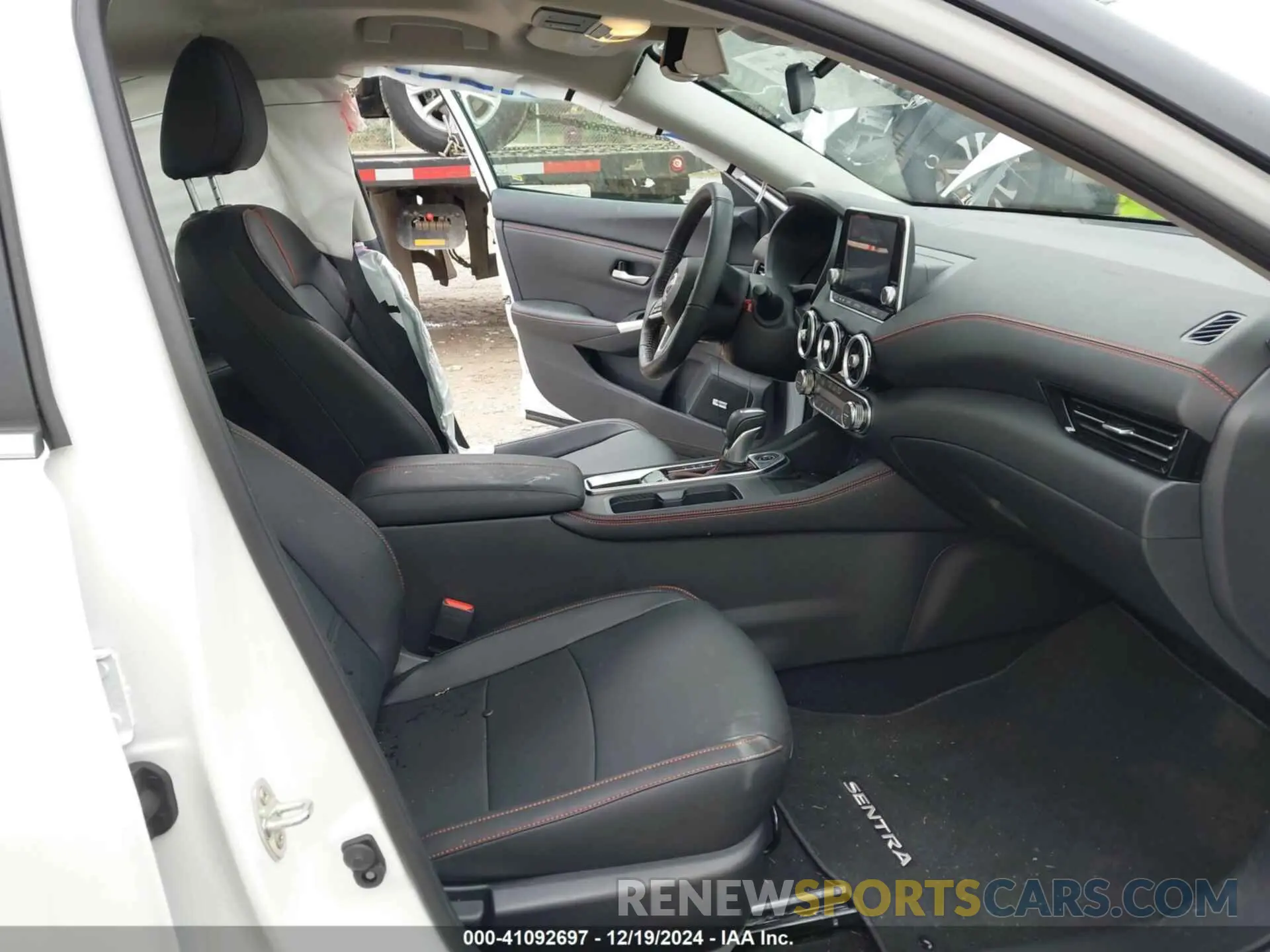 5 Photograph of a damaged car 3N1AB8DV9SY213513 NISSAN SENTRA 2025