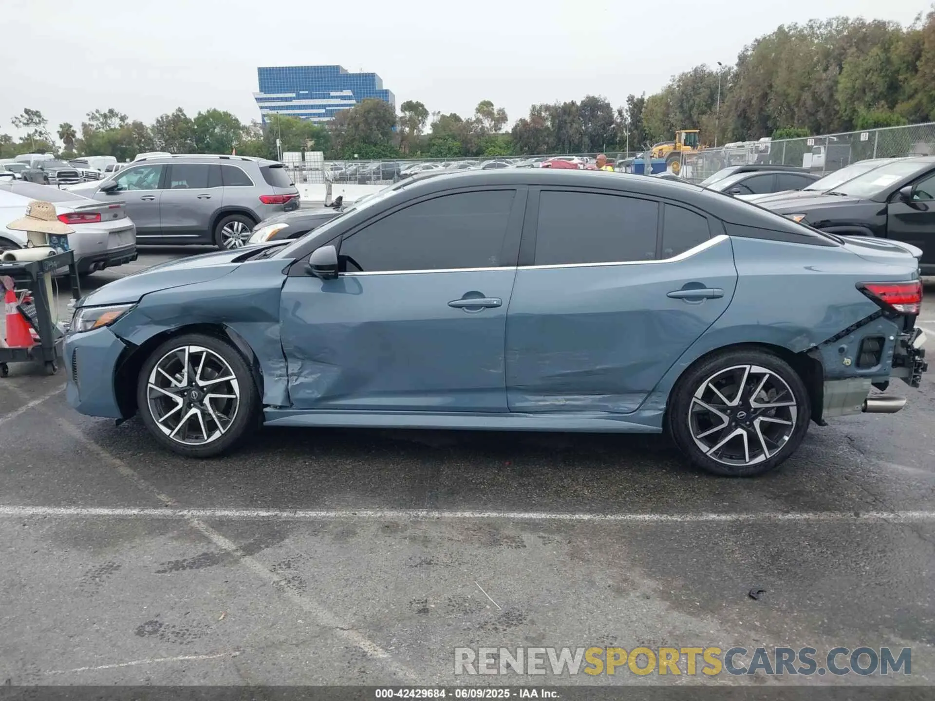 18 Photograph of a damaged car 3N1AB8DVXSY233950 NISSAN SENTRA 2025