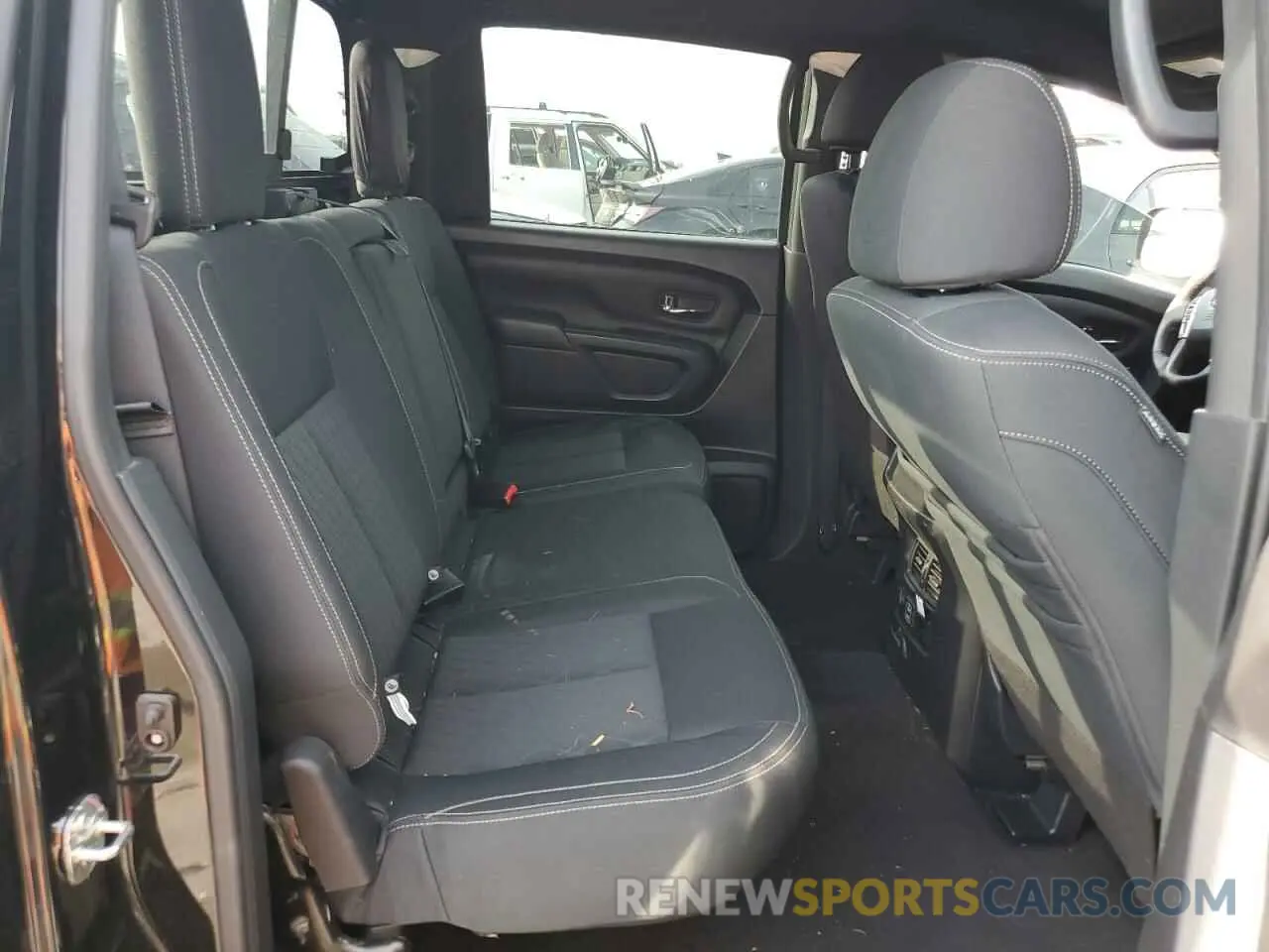 10 Photograph of a damaged car 1N6AA1E50KN533691 NISSAN TITAN 2019