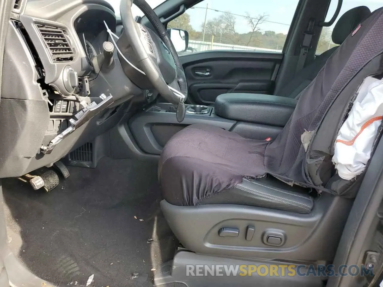7 Photograph of a damaged car 1N6AA1E50KN533691 NISSAN TITAN 2019