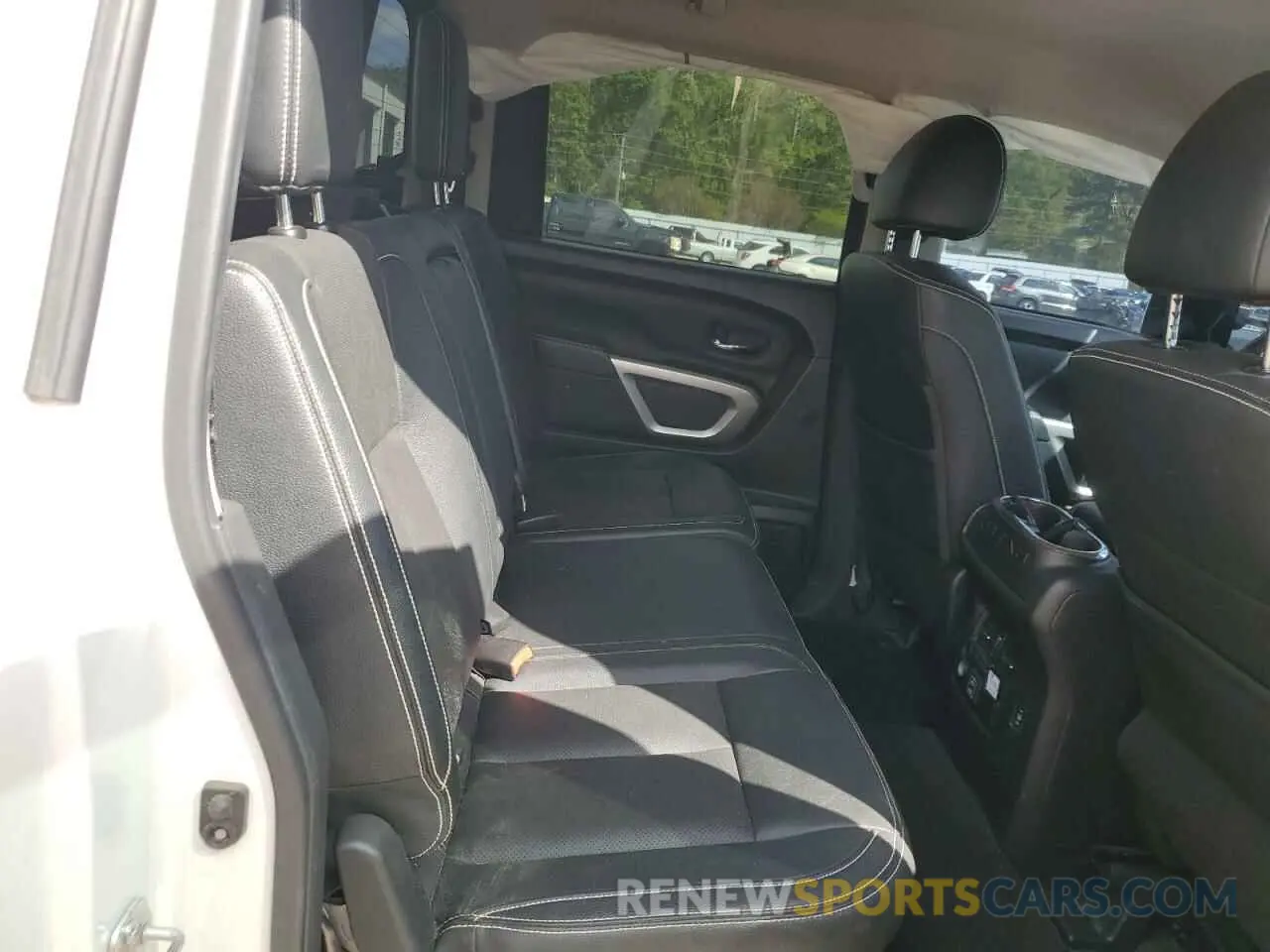 10 Photograph of a damaged car 1N6AA1E51KN526104 NISSAN TITAN 2019
