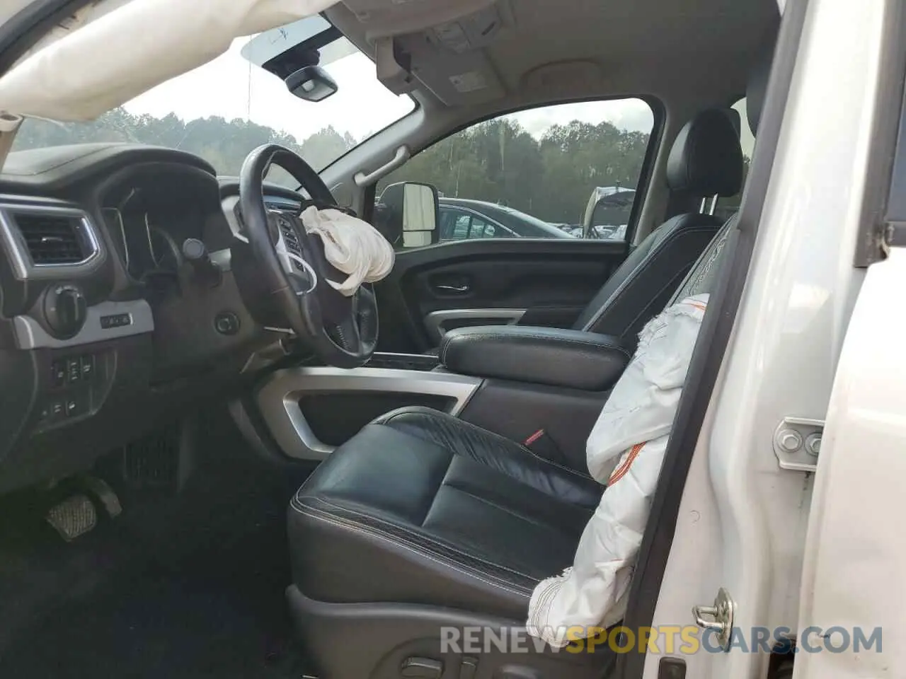 7 Photograph of a damaged car 1N6AA1E51KN526104 NISSAN TITAN 2019