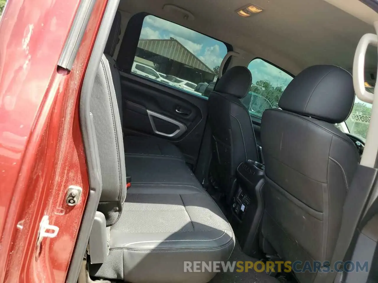 10 Photograph of a damaged car 1N6AA1E51KN526264 NISSAN TITAN 2019