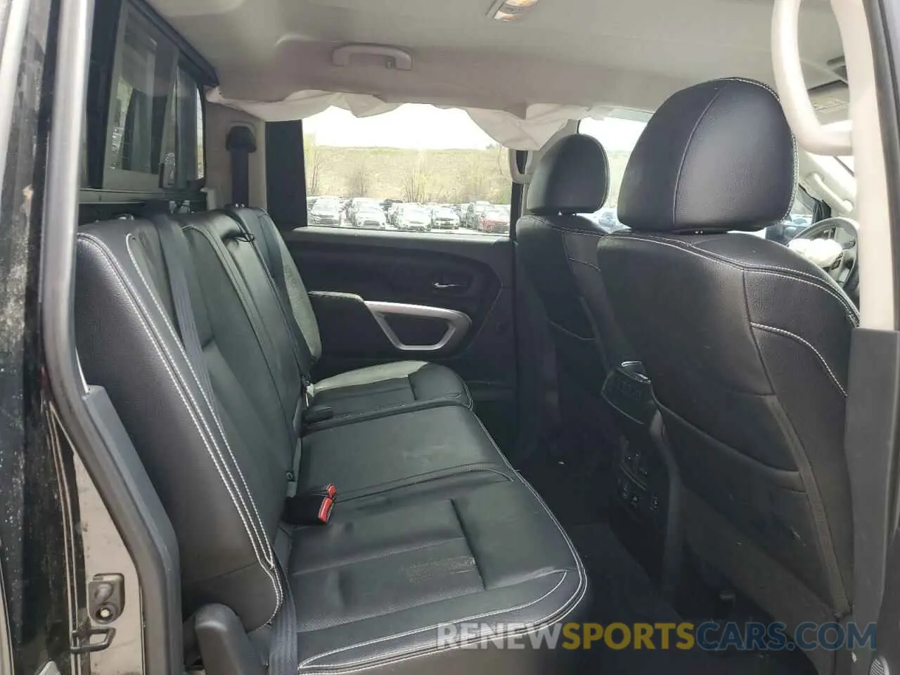 10 Photograph of a damaged car 1N6AA1E53KN508400 NISSAN TITAN 2019