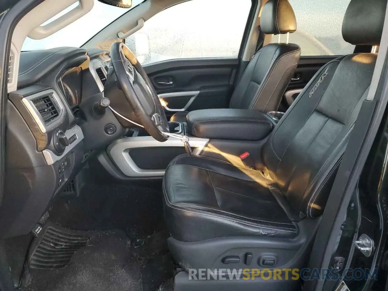 7 Photograph of a damaged car 1N6AA1E56KN504907 NISSAN TITAN 2019