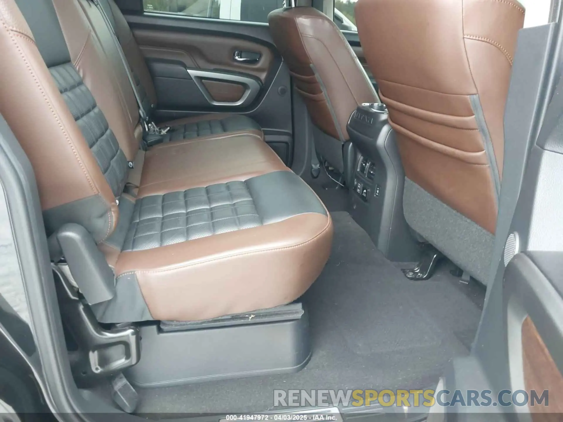 8 Photograph of a damaged car 1N6AA1E56KN507810 NISSAN TITAN 2019