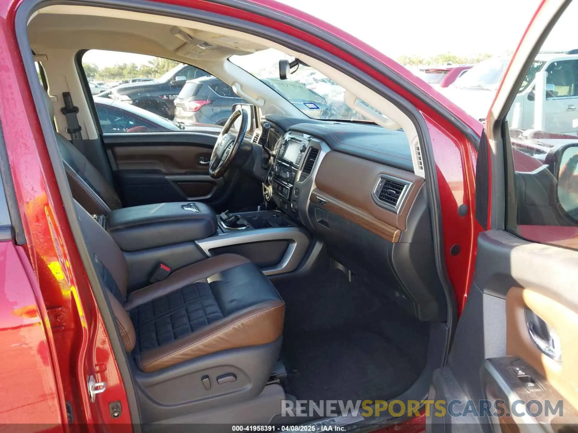 5 Photograph of a damaged car 1N6AA1E56KN527958 NISSAN TITAN 2019
