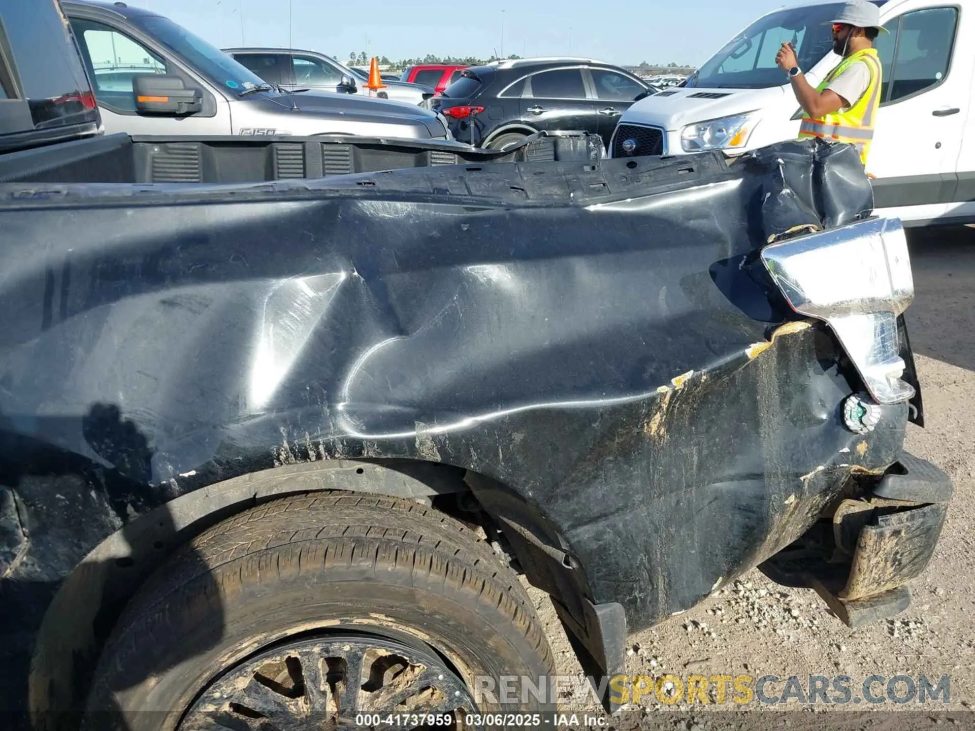 6 Photograph of a damaged car 1N6AA1E5XKN527266 NISSAN TITAN 2019