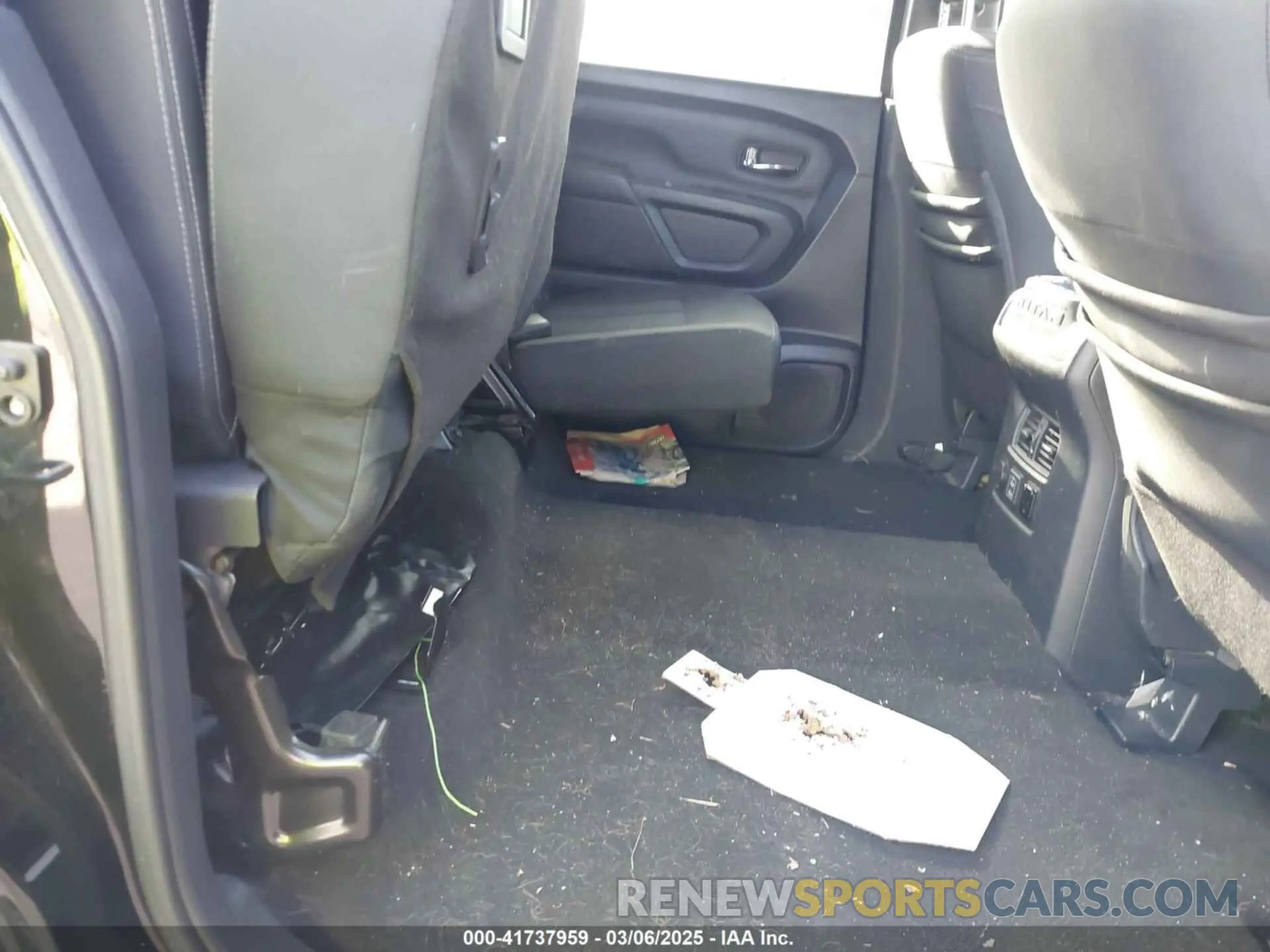 8 Photograph of a damaged car 1N6AA1E5XKN527266 NISSAN TITAN 2019
