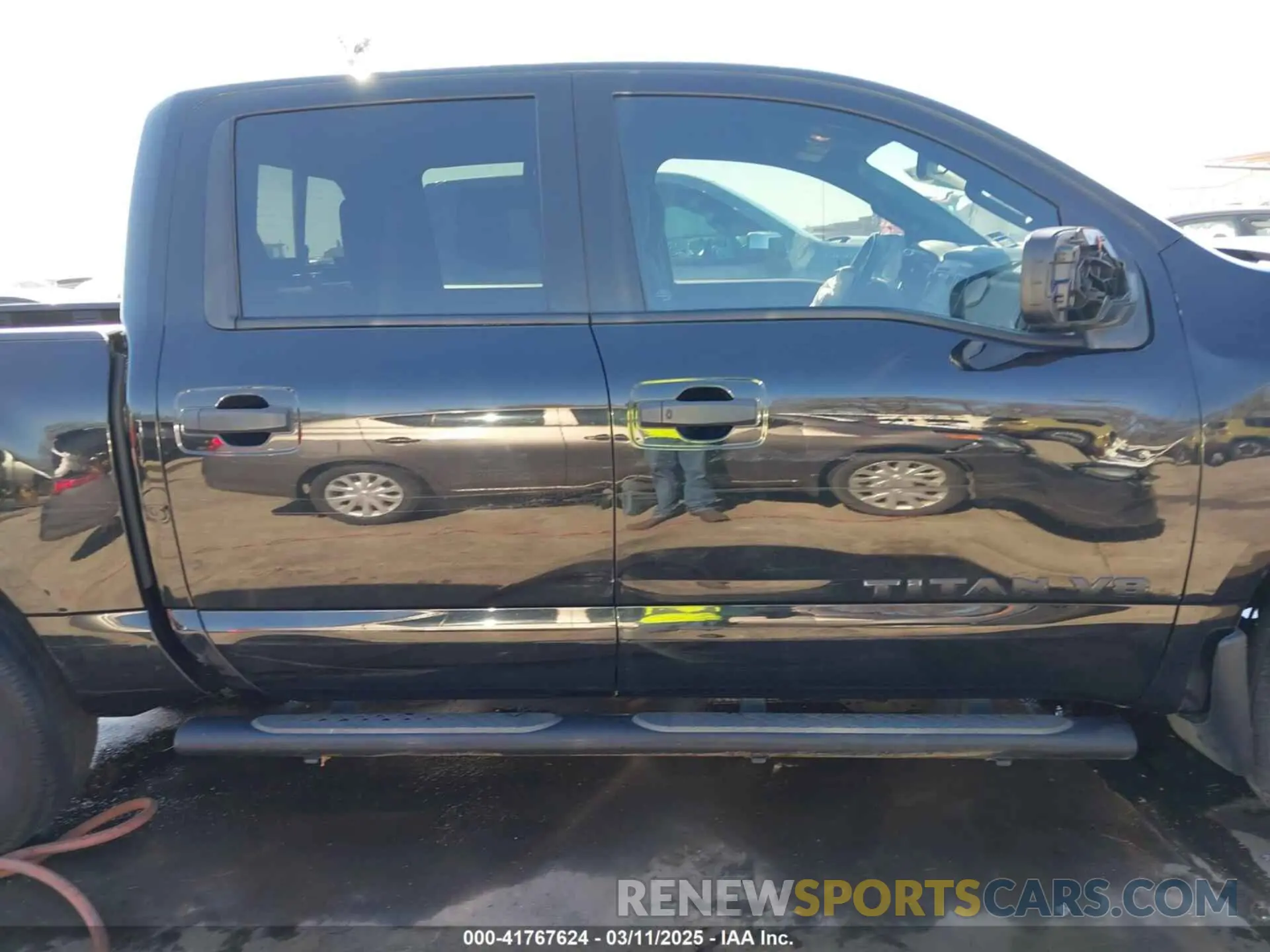 14 Photograph of a damaged car 1N6AA1E60KN532663 NISSAN TITAN 2019